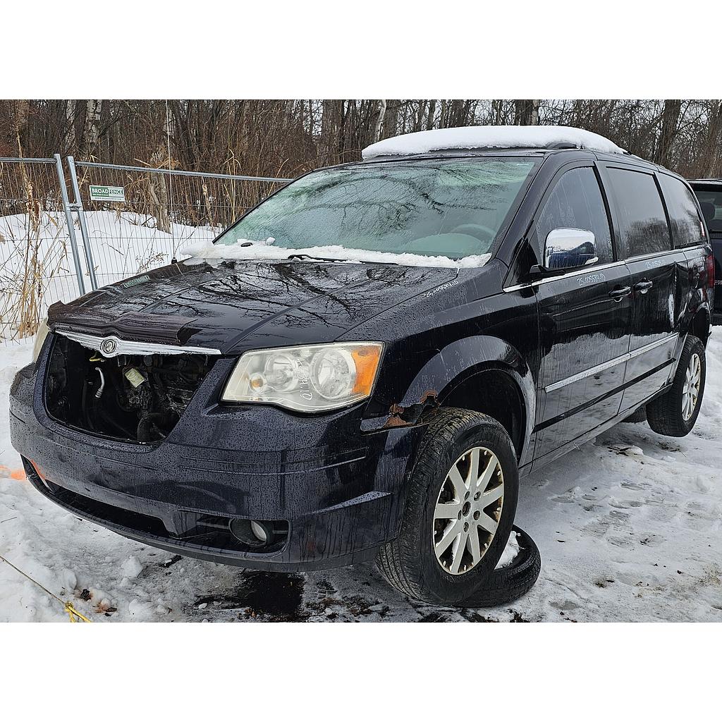 CHRYSLER TOWN & COUNTRY 2010