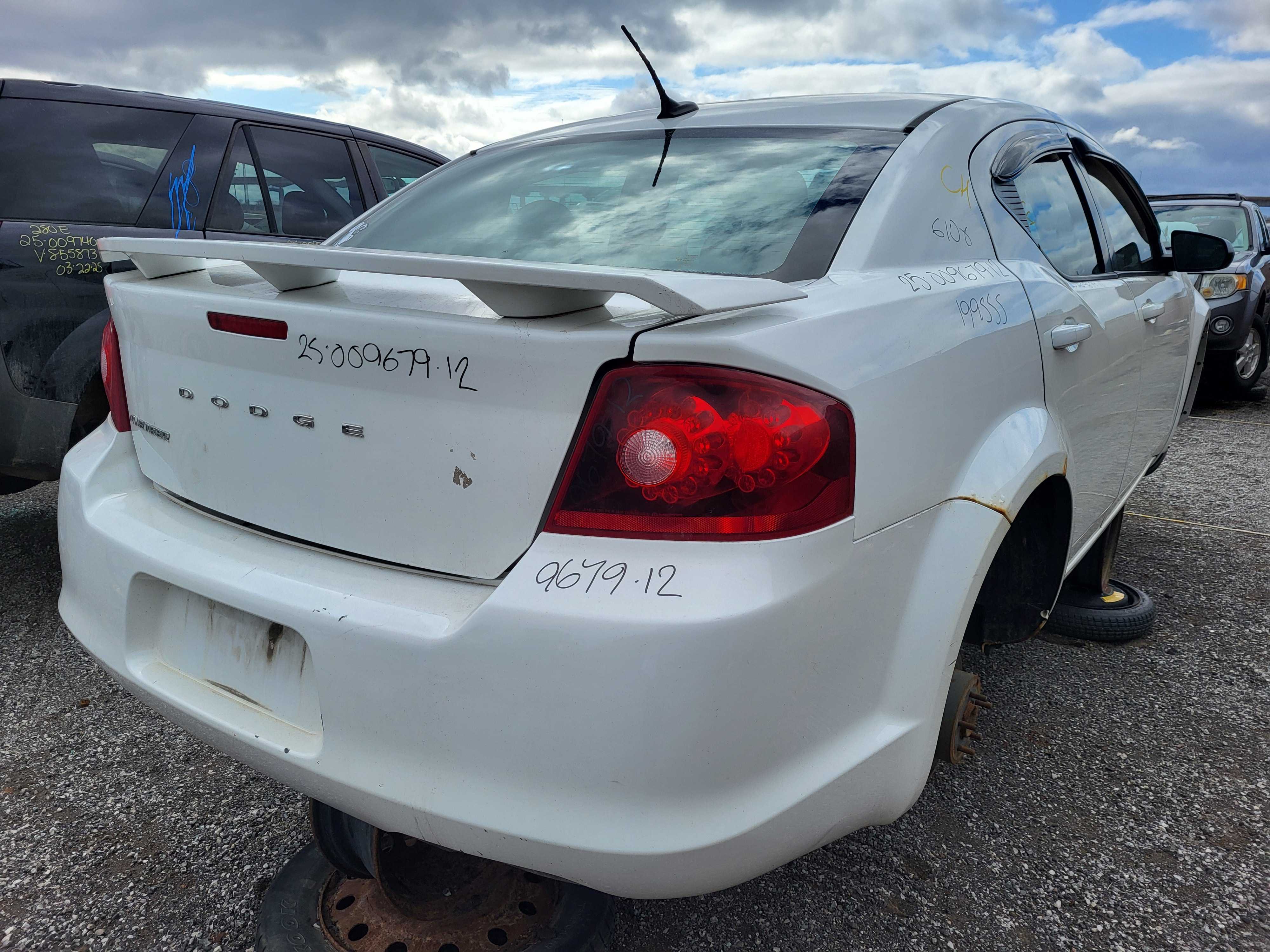 DODGE AVENGER 2012
