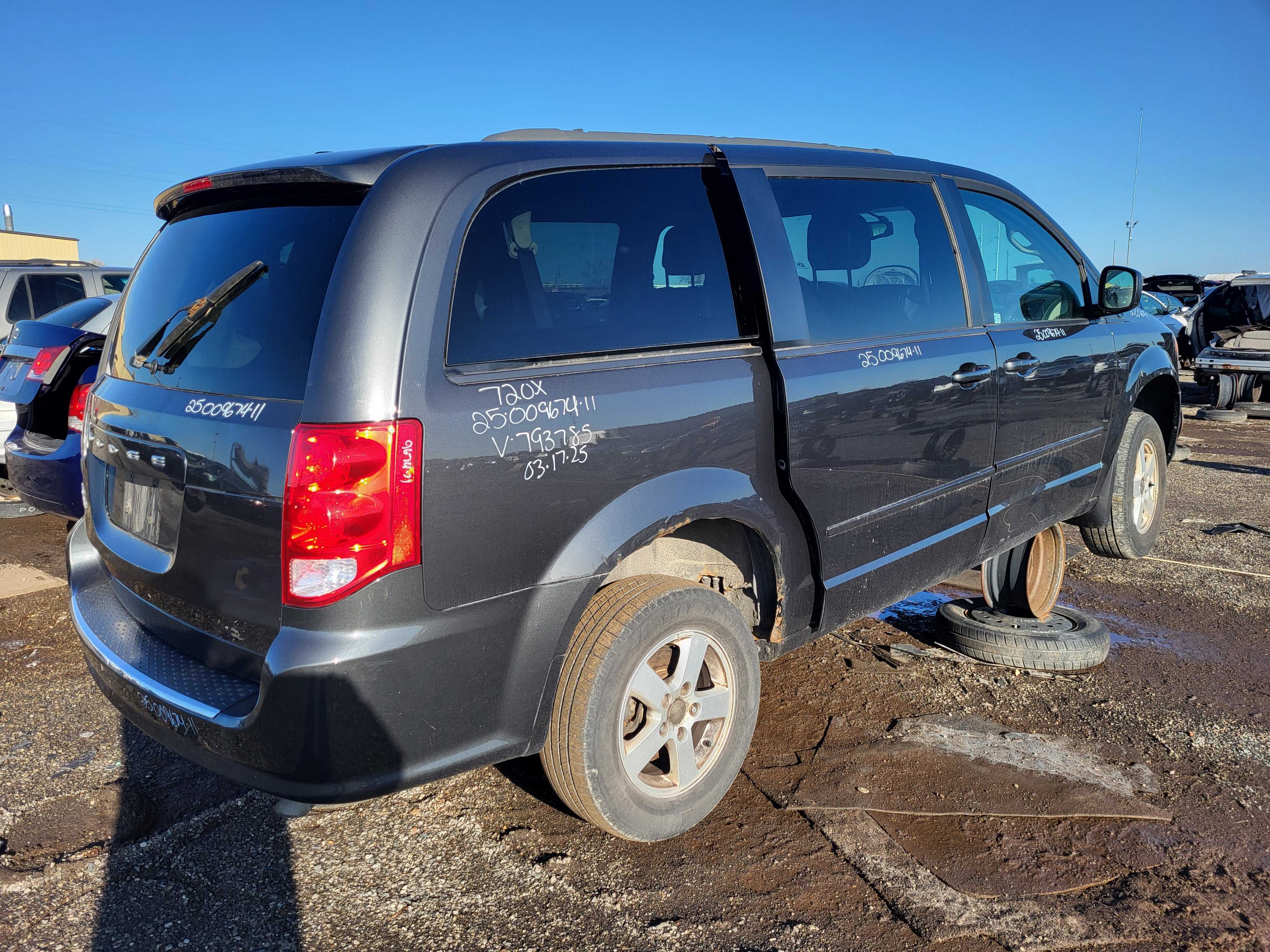 DODGE GRAND CARAVAN 2011