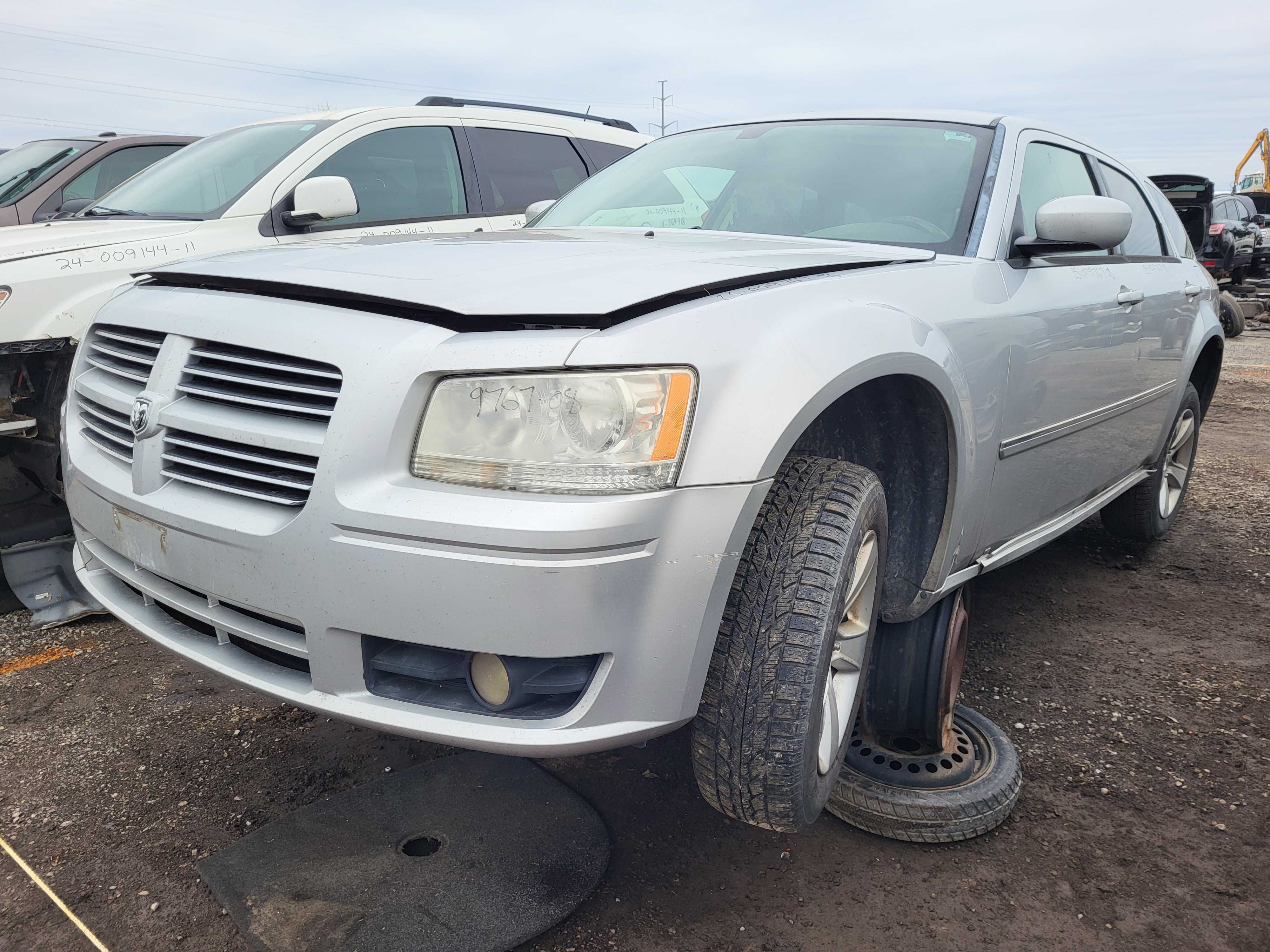 DODGE MAGNUM 2008