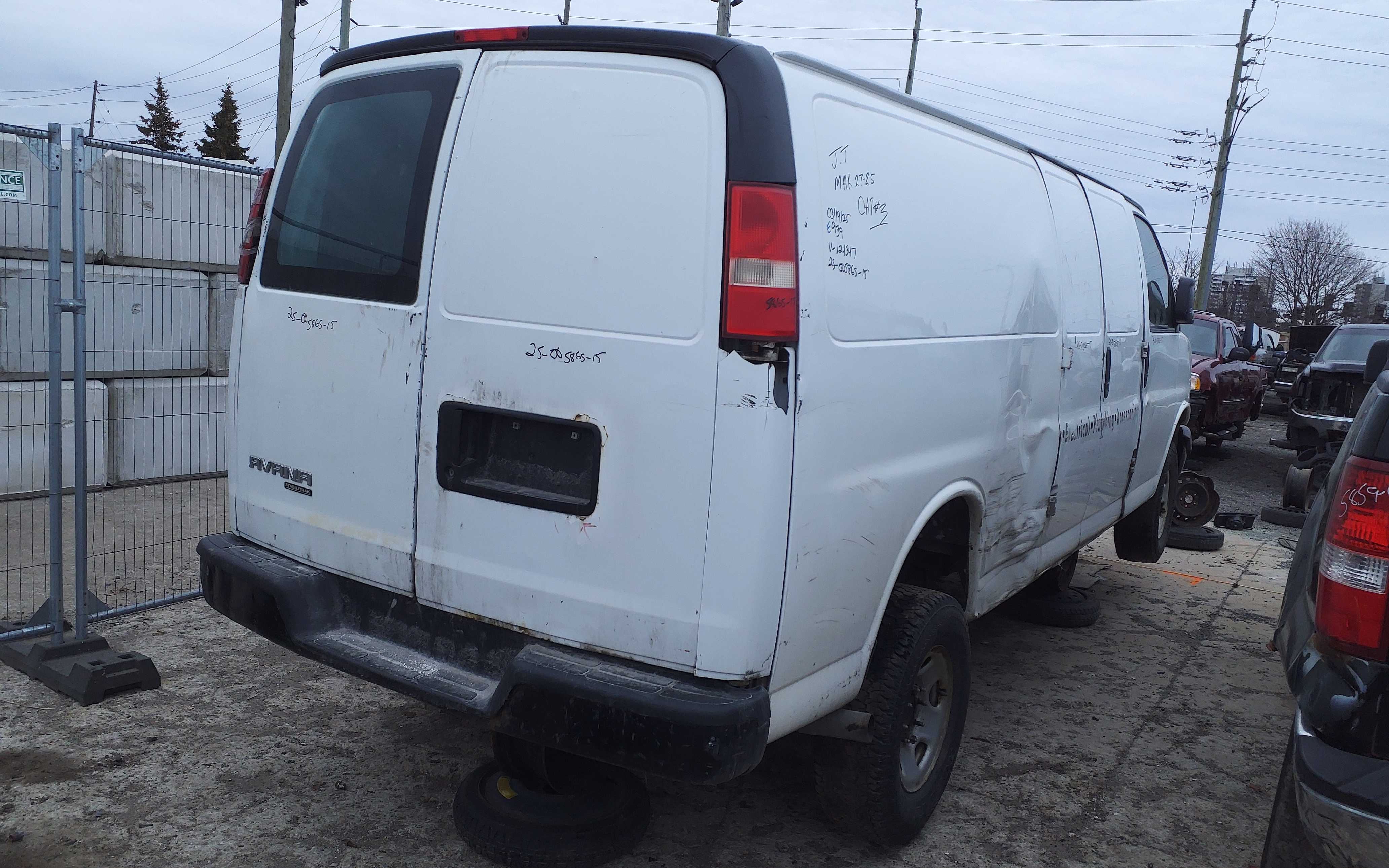 GMC SAVANA CARGO 2015