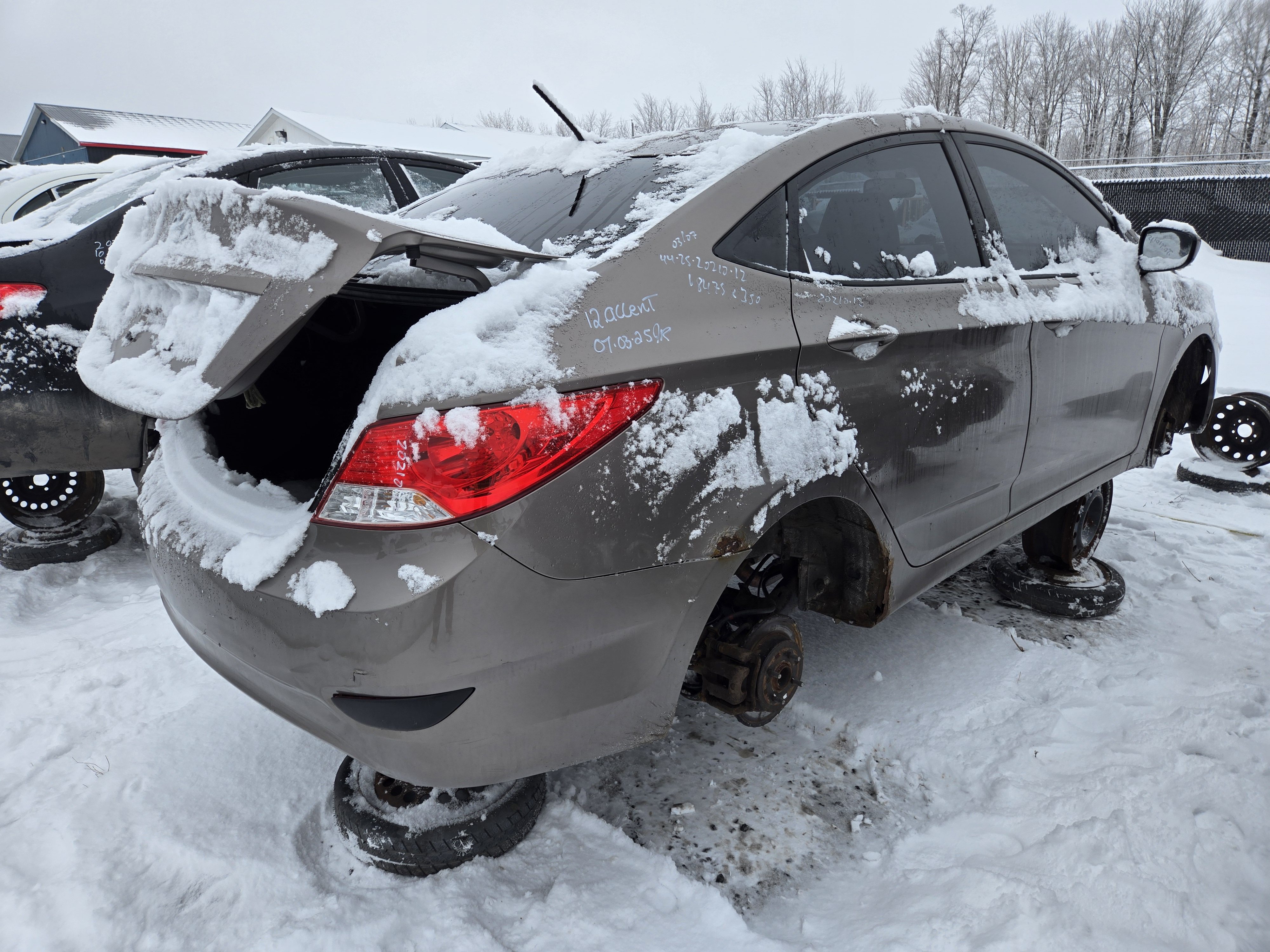 HYUNDAI ACCENT 2012