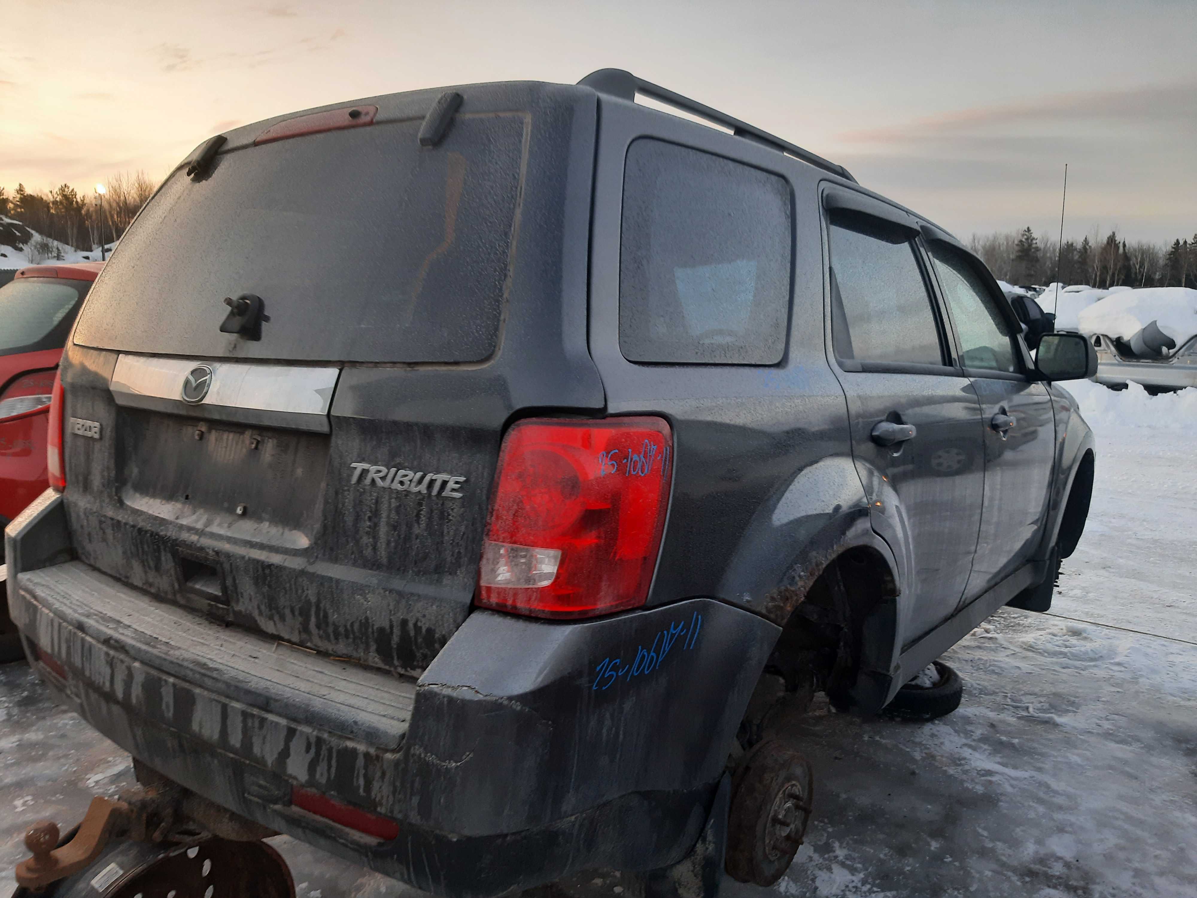 MAZDA TRIBUTE 2011