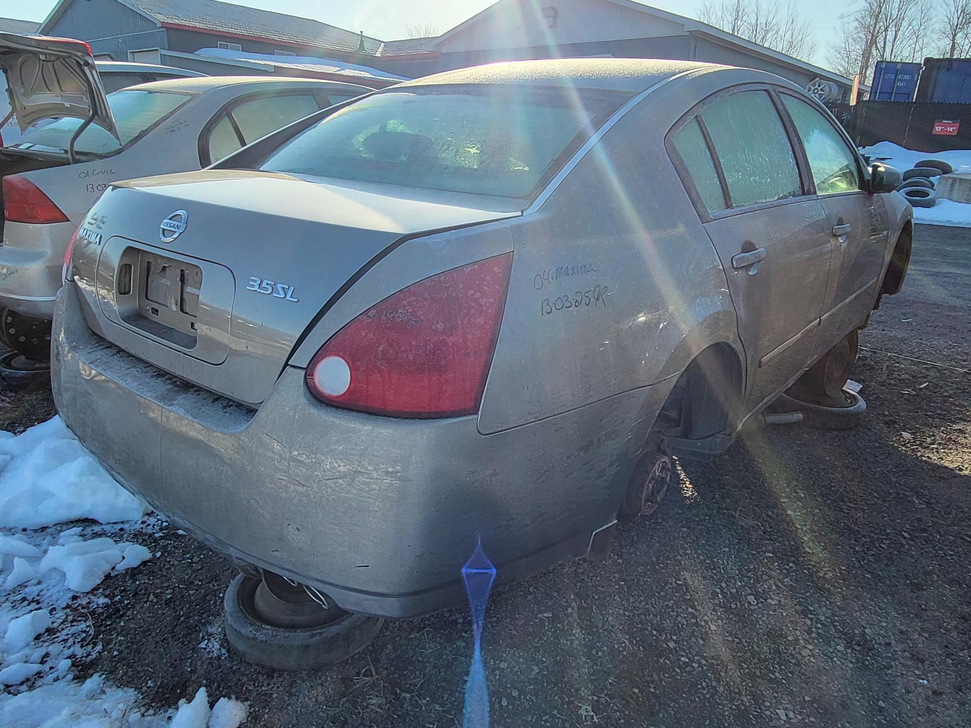 NISSAN MAXIMA 2004