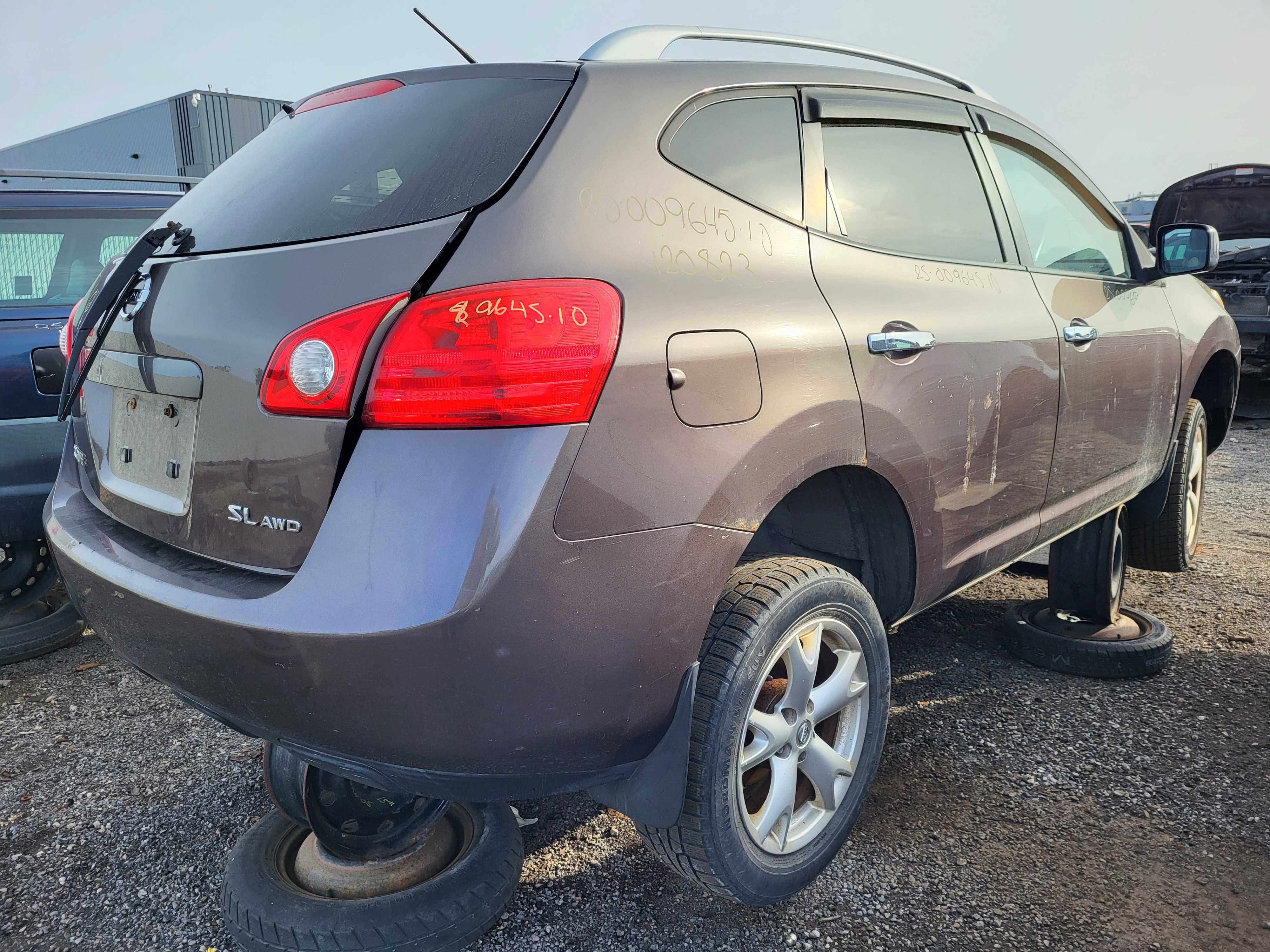 NISSAN ROGUE 2010