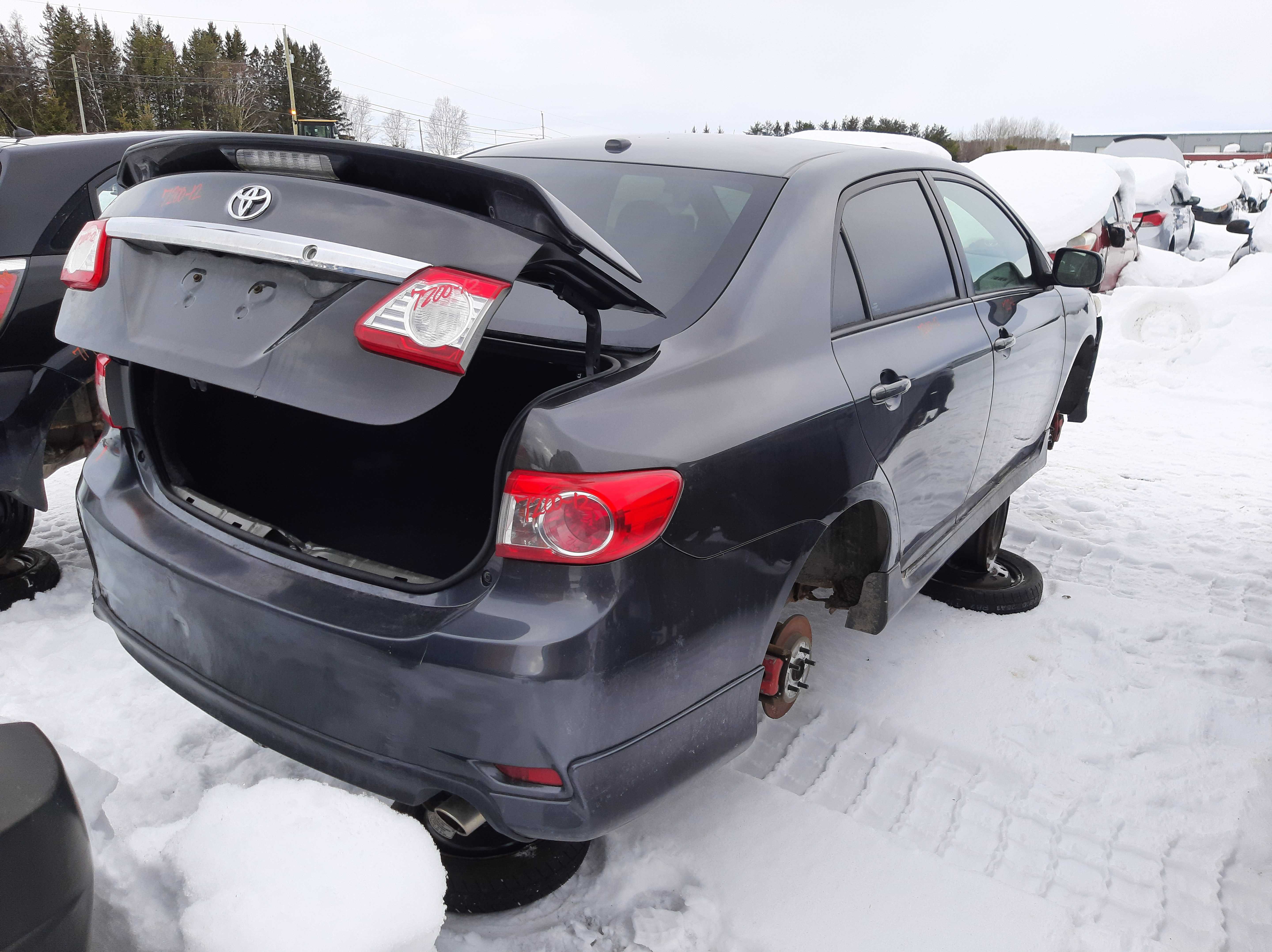 TOYOTA COROLLA 2012