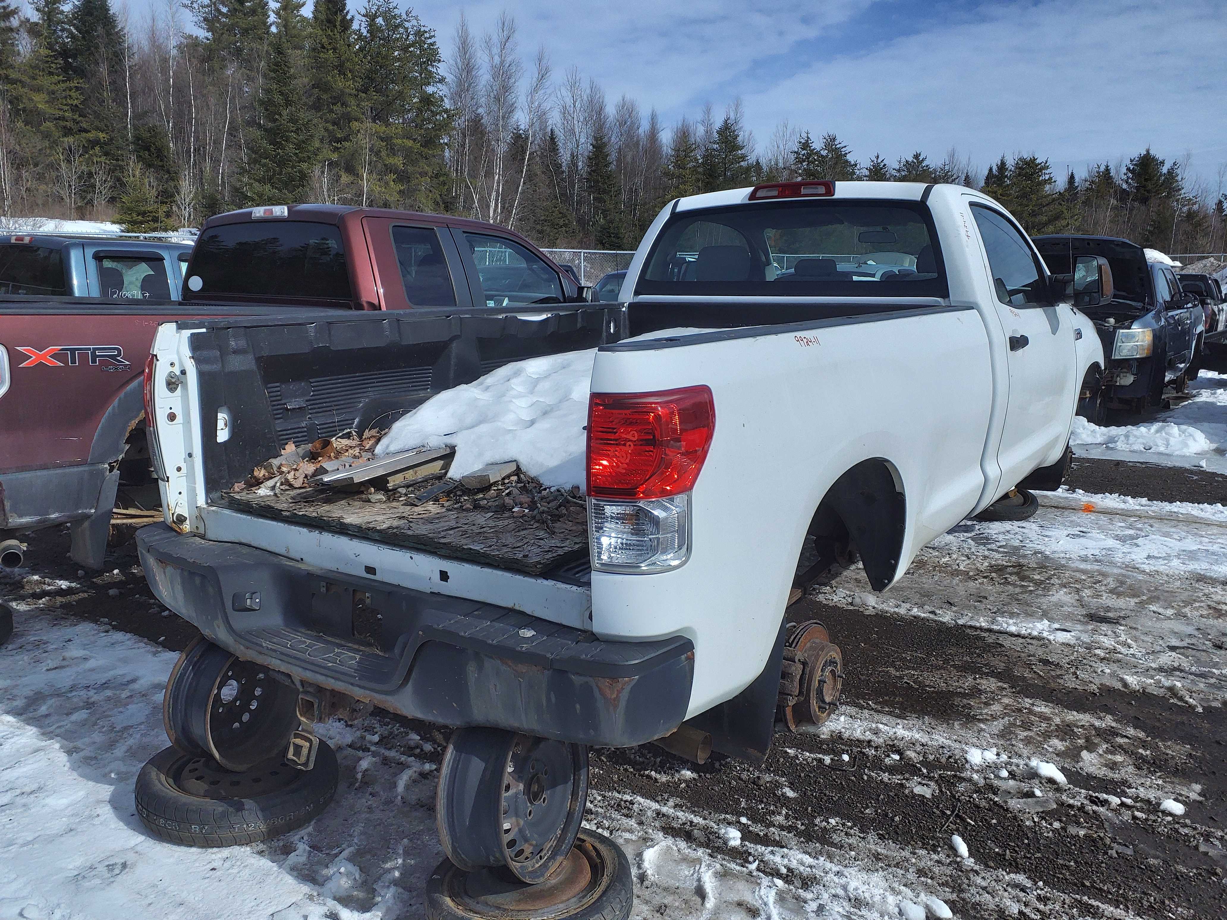 TOYOTA TUNDRA 2011