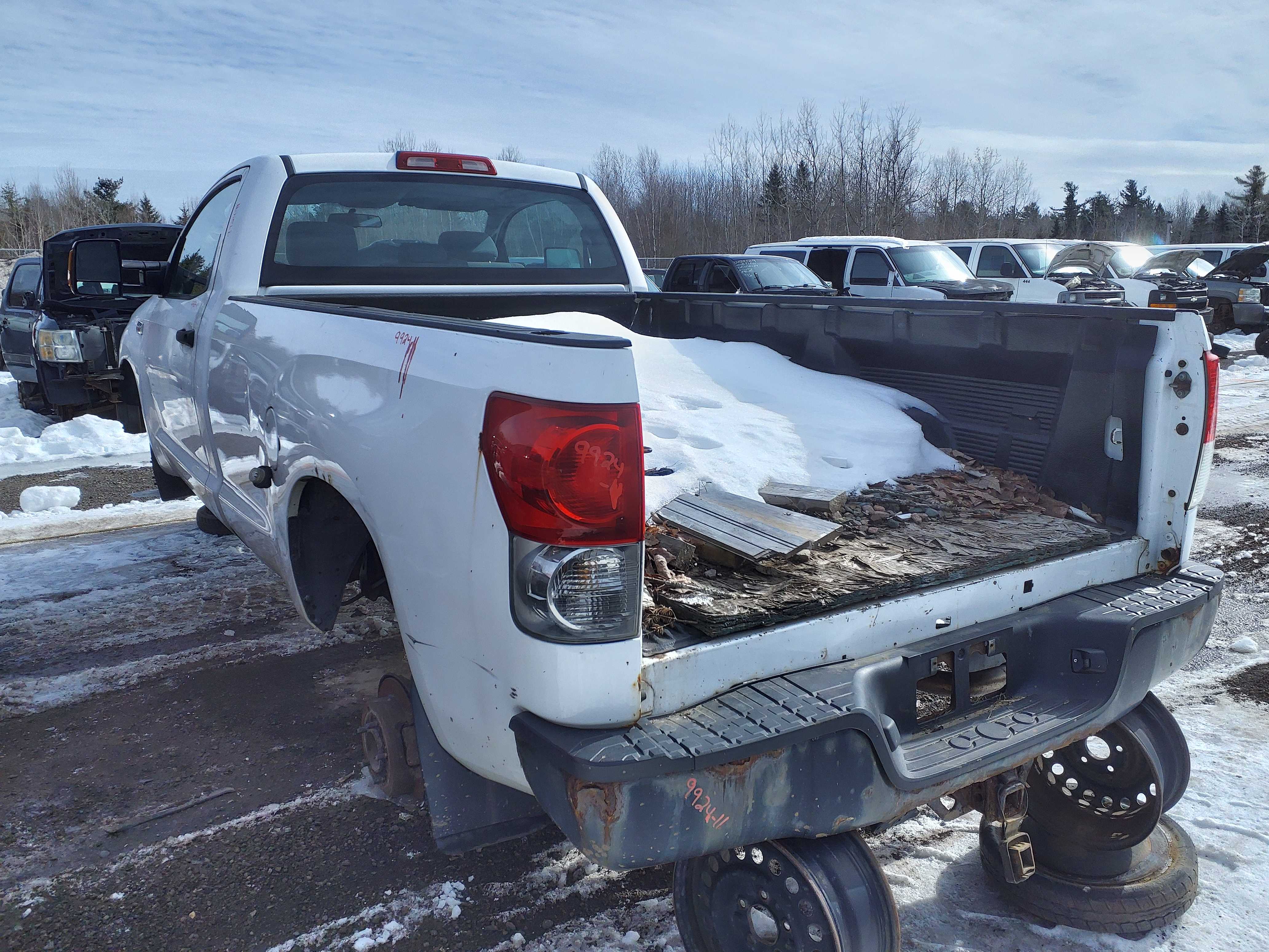 TOYOTA TUNDRA 2011
