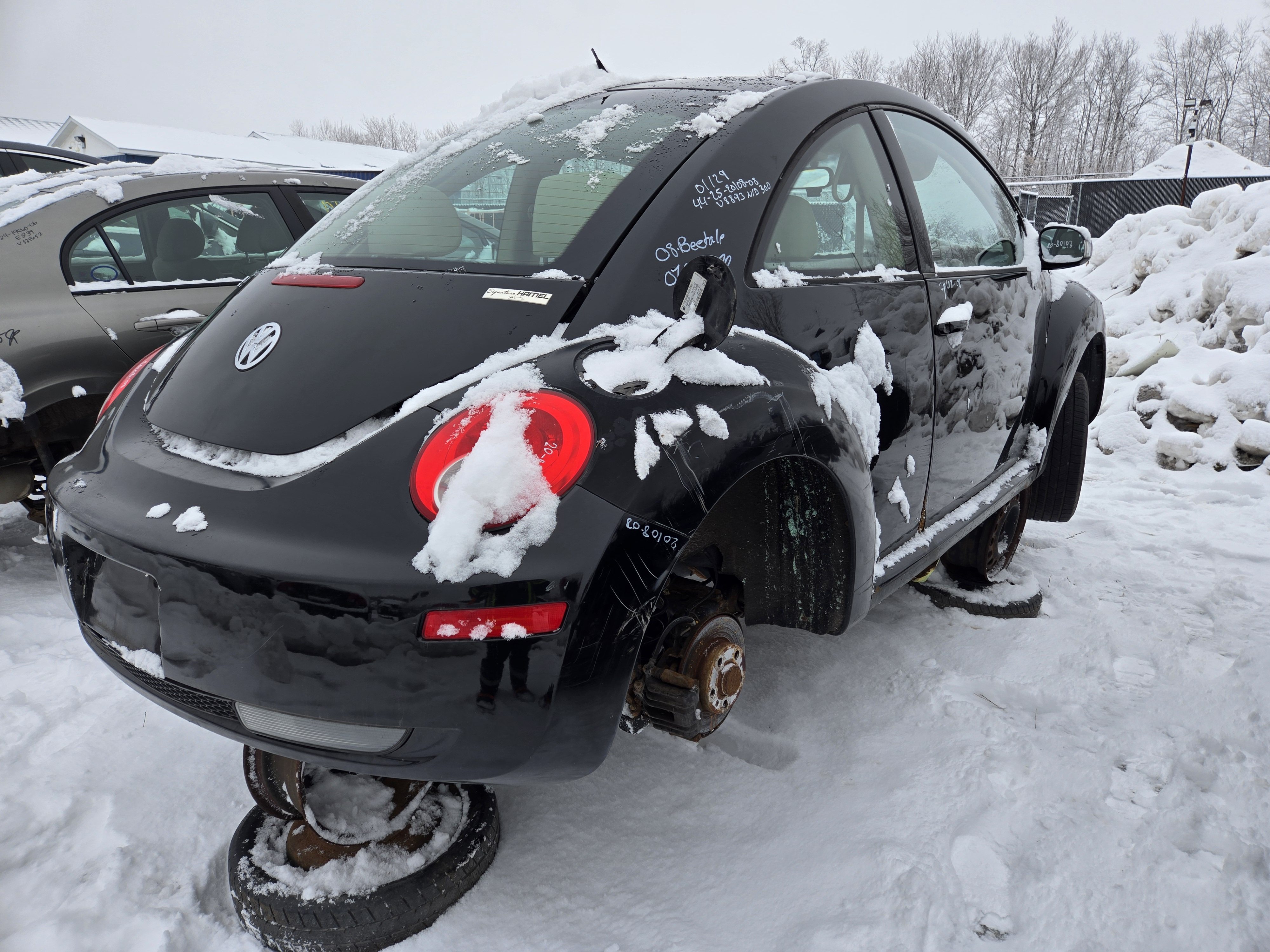 VOLKSWAGEN NEW BEETLE 2008