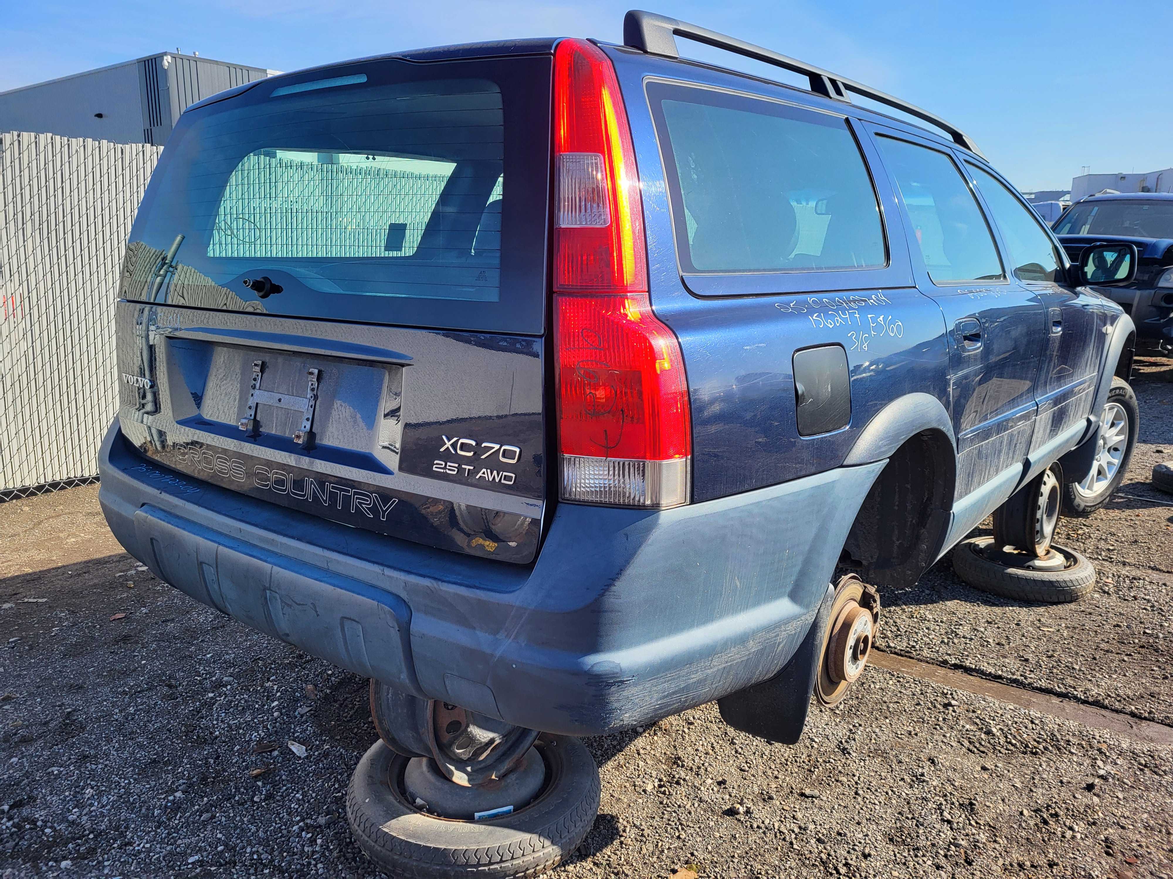 VOLVO V70 2004