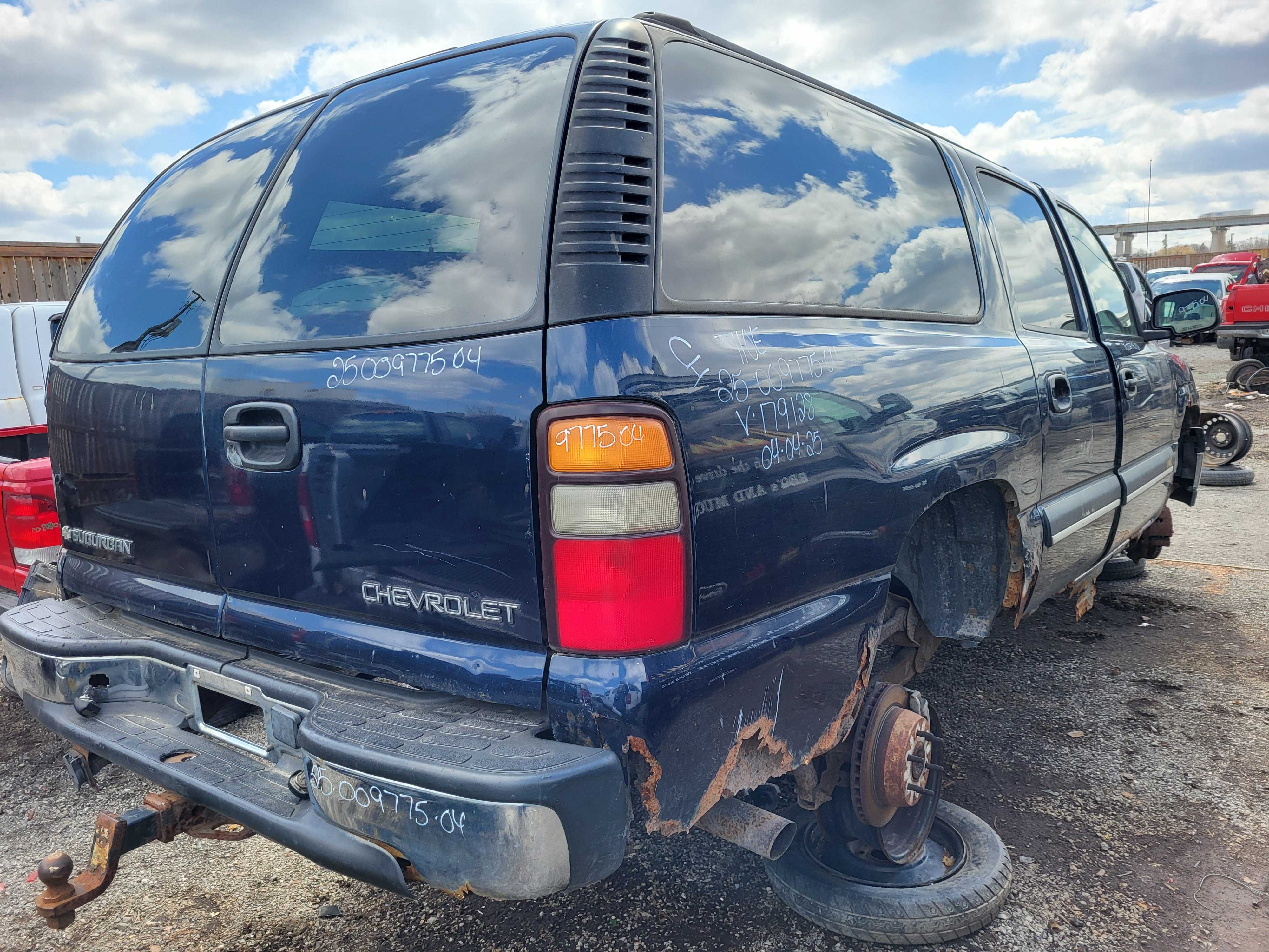 CHEVROLET SUBURBAN 2004