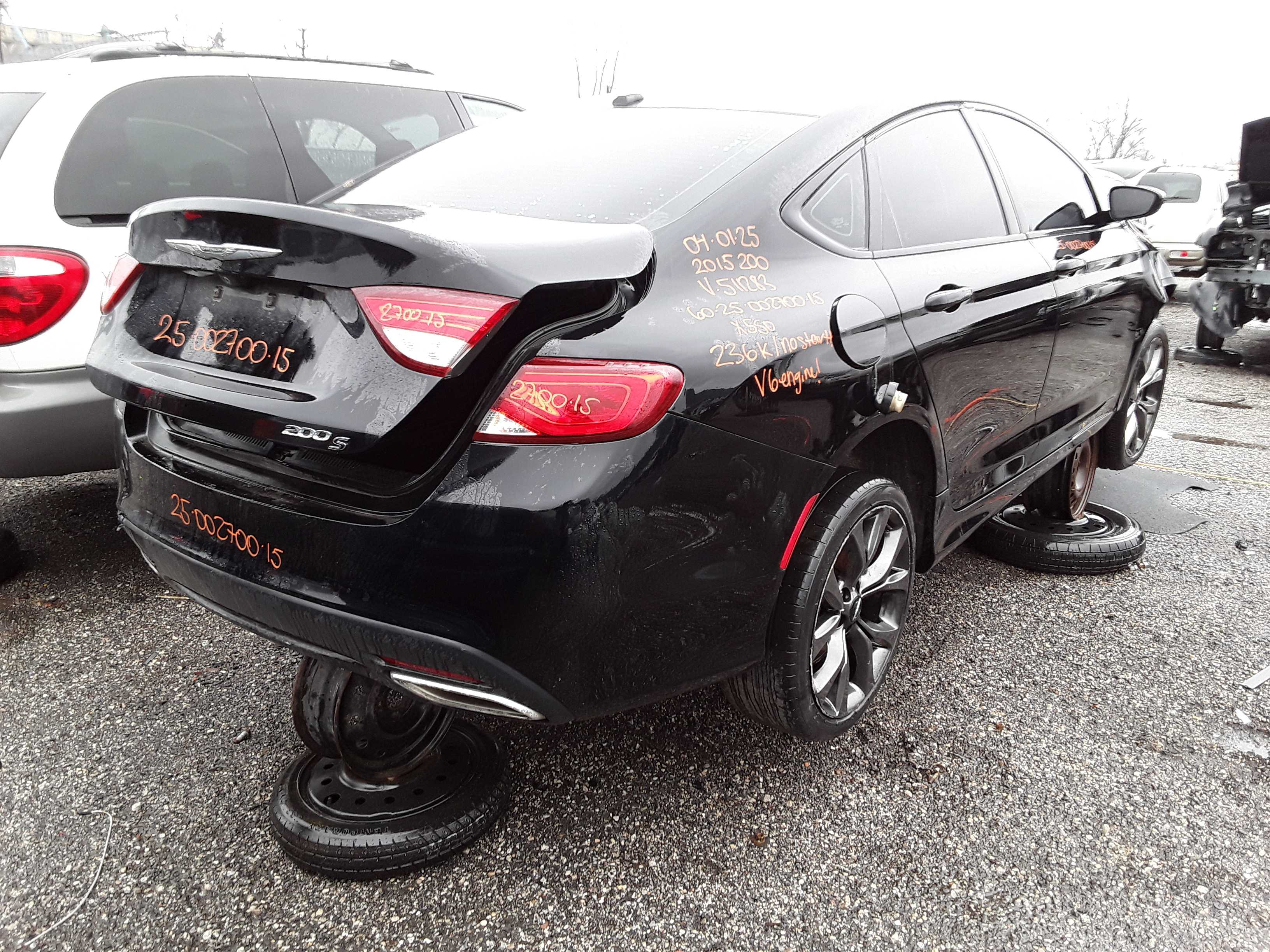 CHRYSLER 200 2015