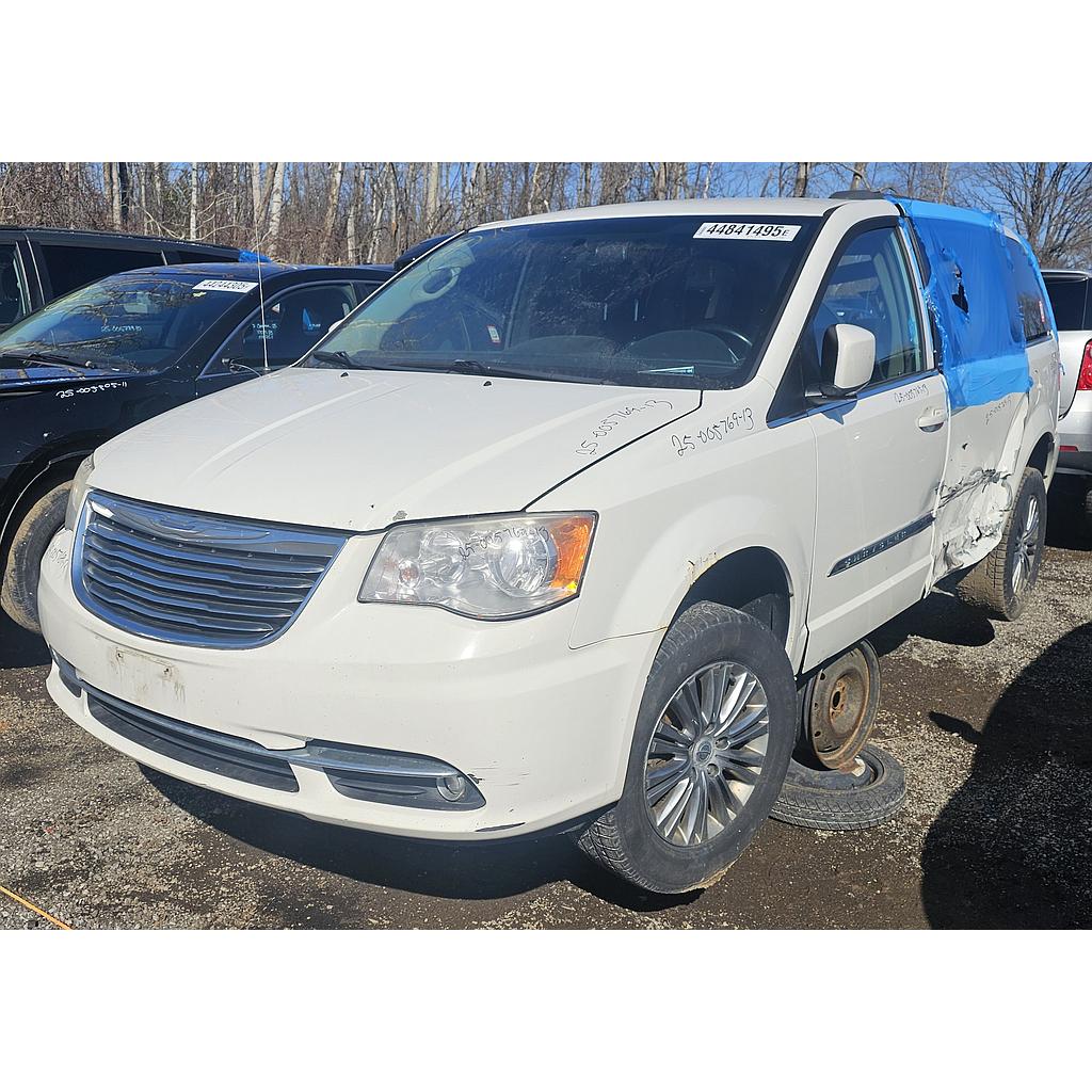 CHRYSLER TOWN & COUNTRY 2013