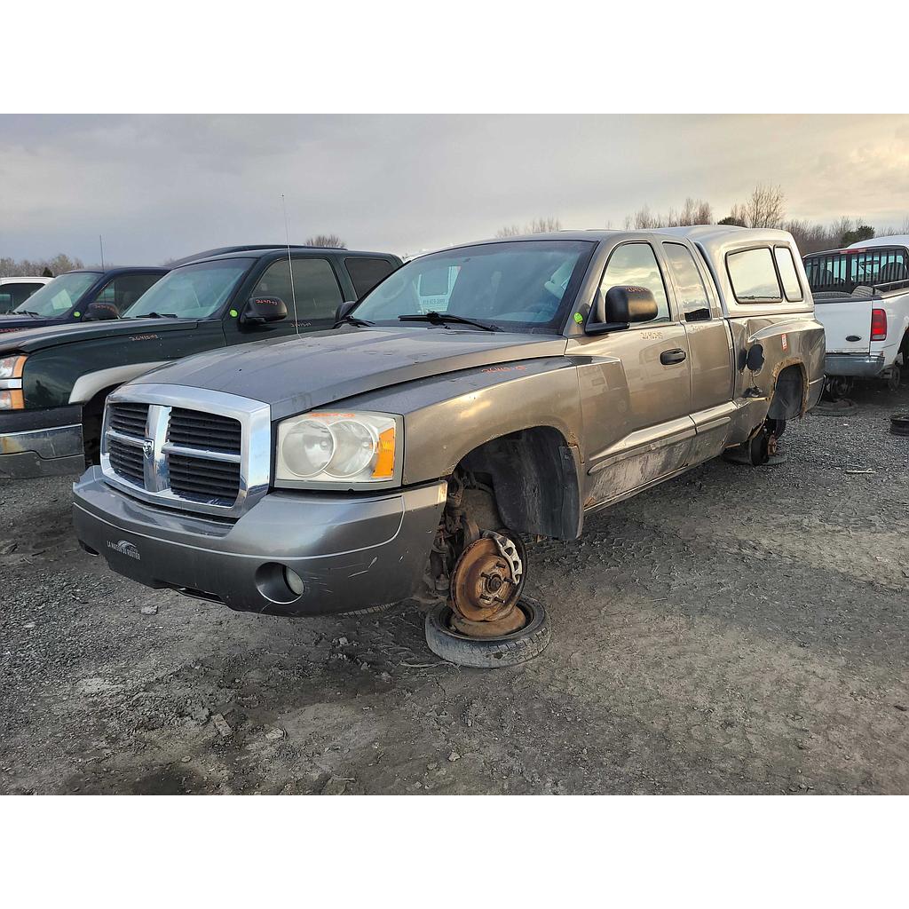 DODGE DAKOTA 2005