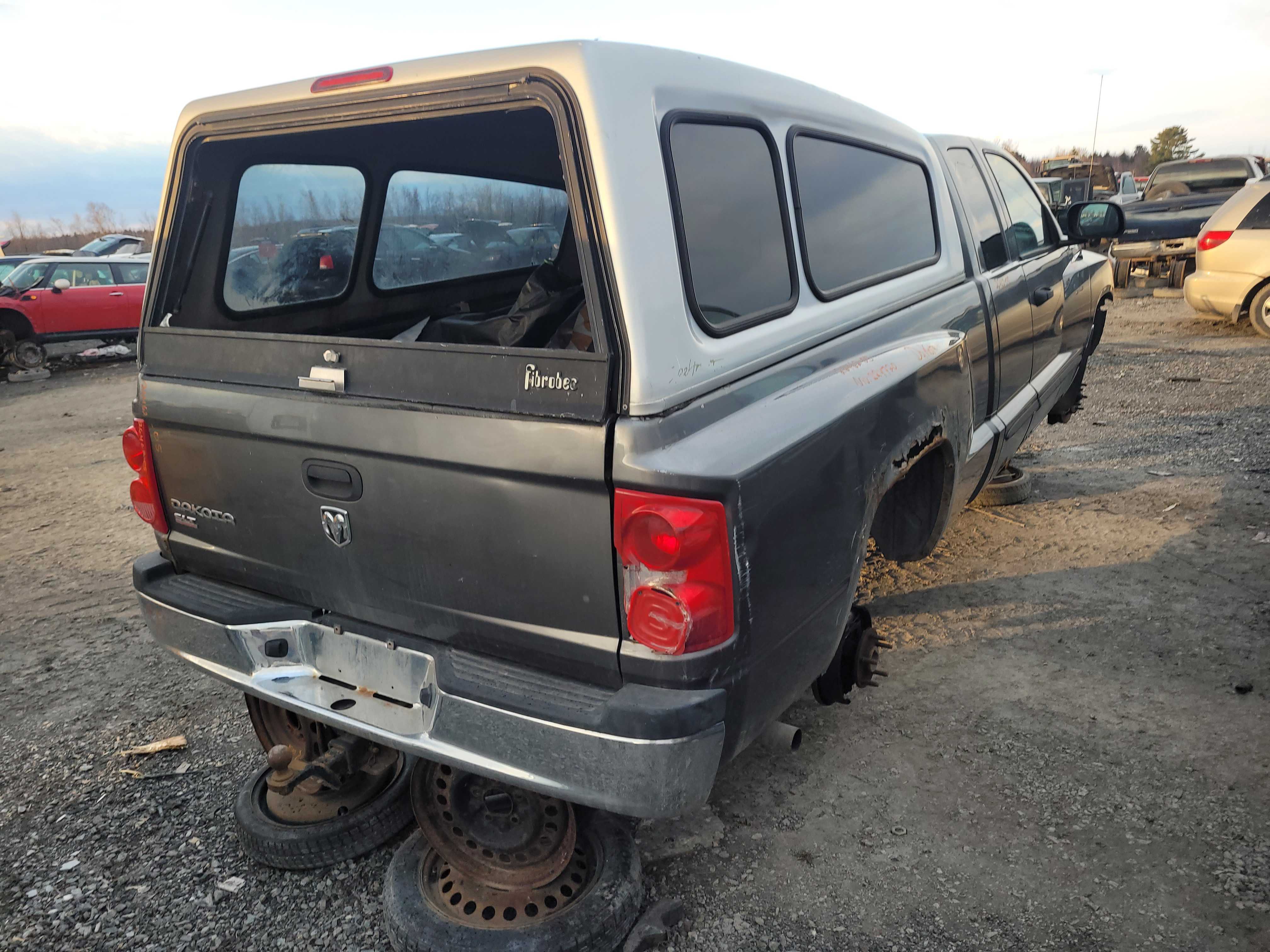 DODGE DAKOTA 2005