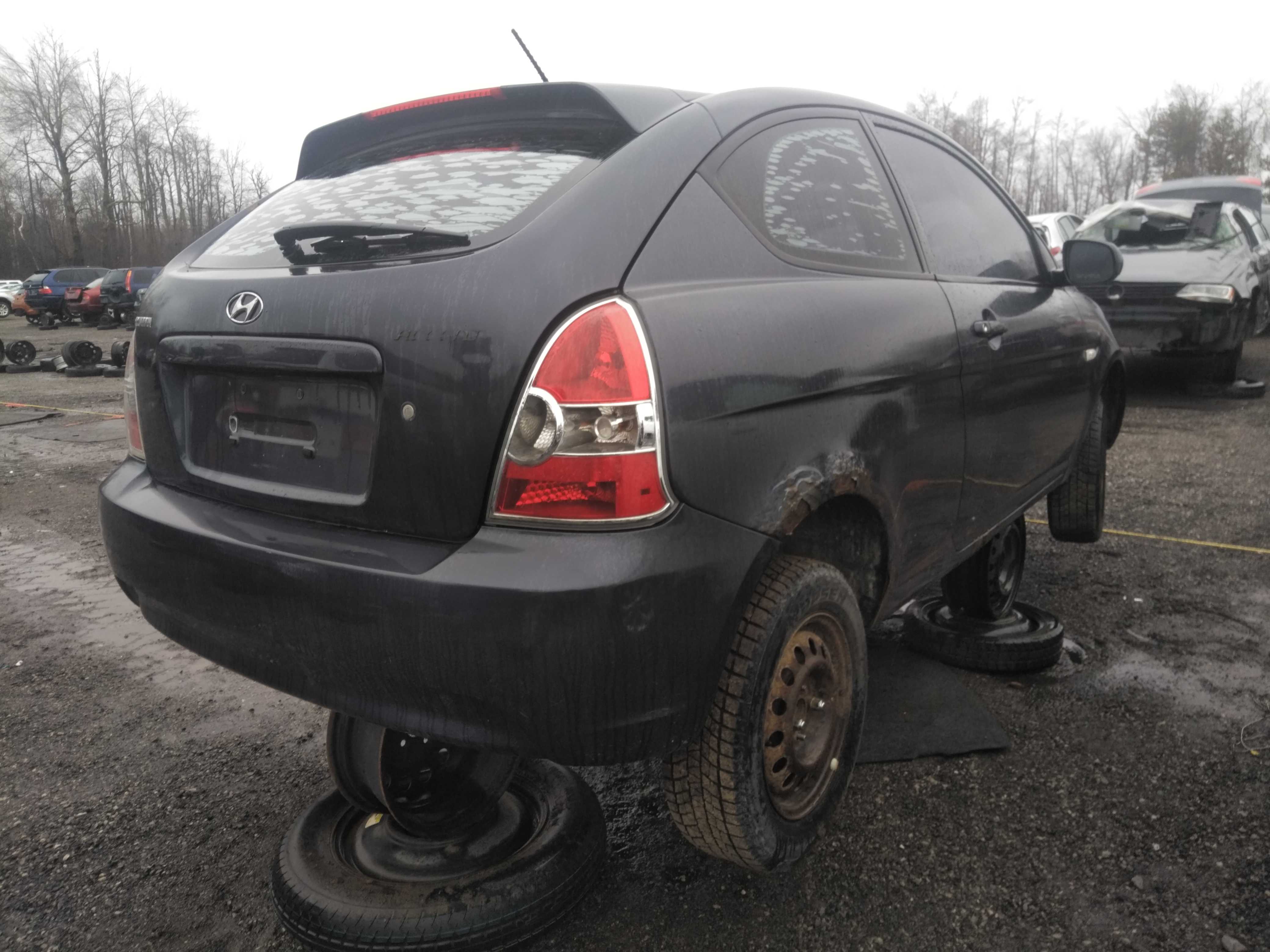 HYUNDAI ACCENT 2011