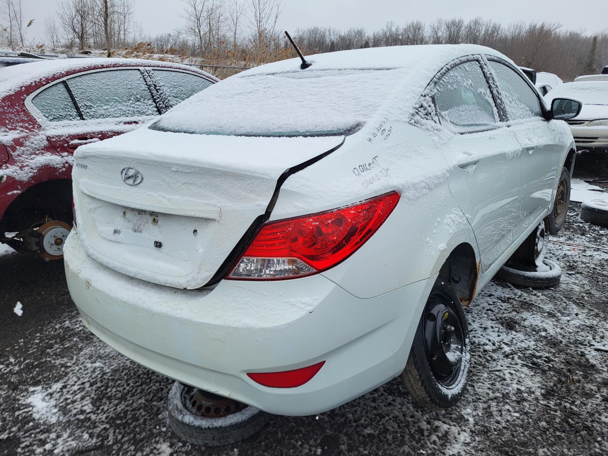 HYUNDAI ACCENT 2012