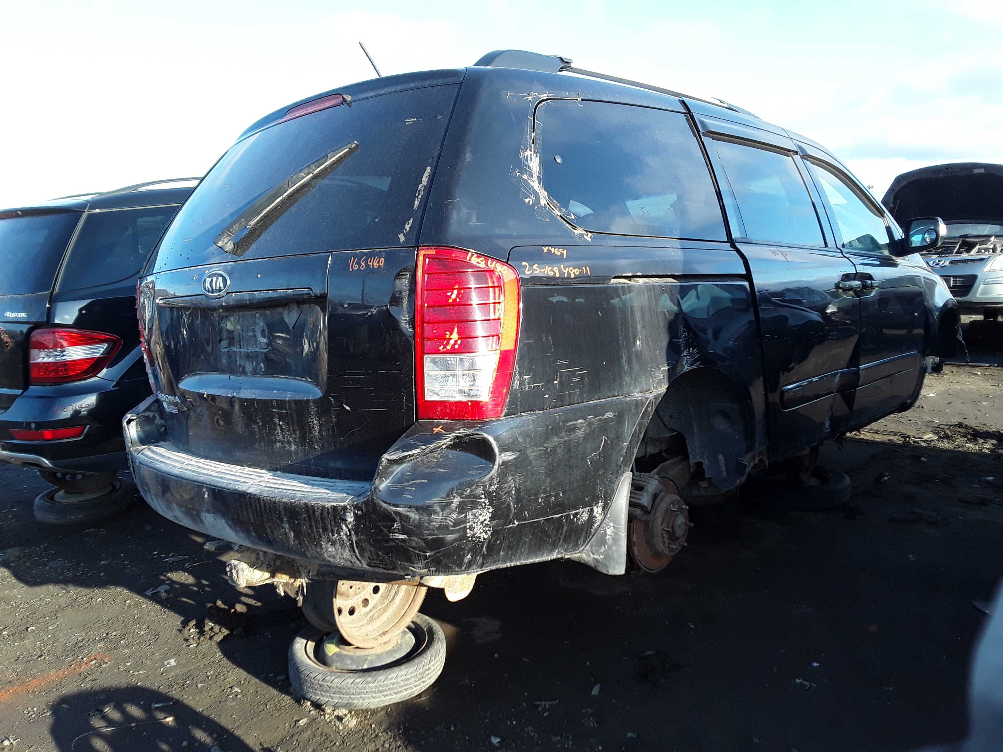 KIA SEDONA 2011