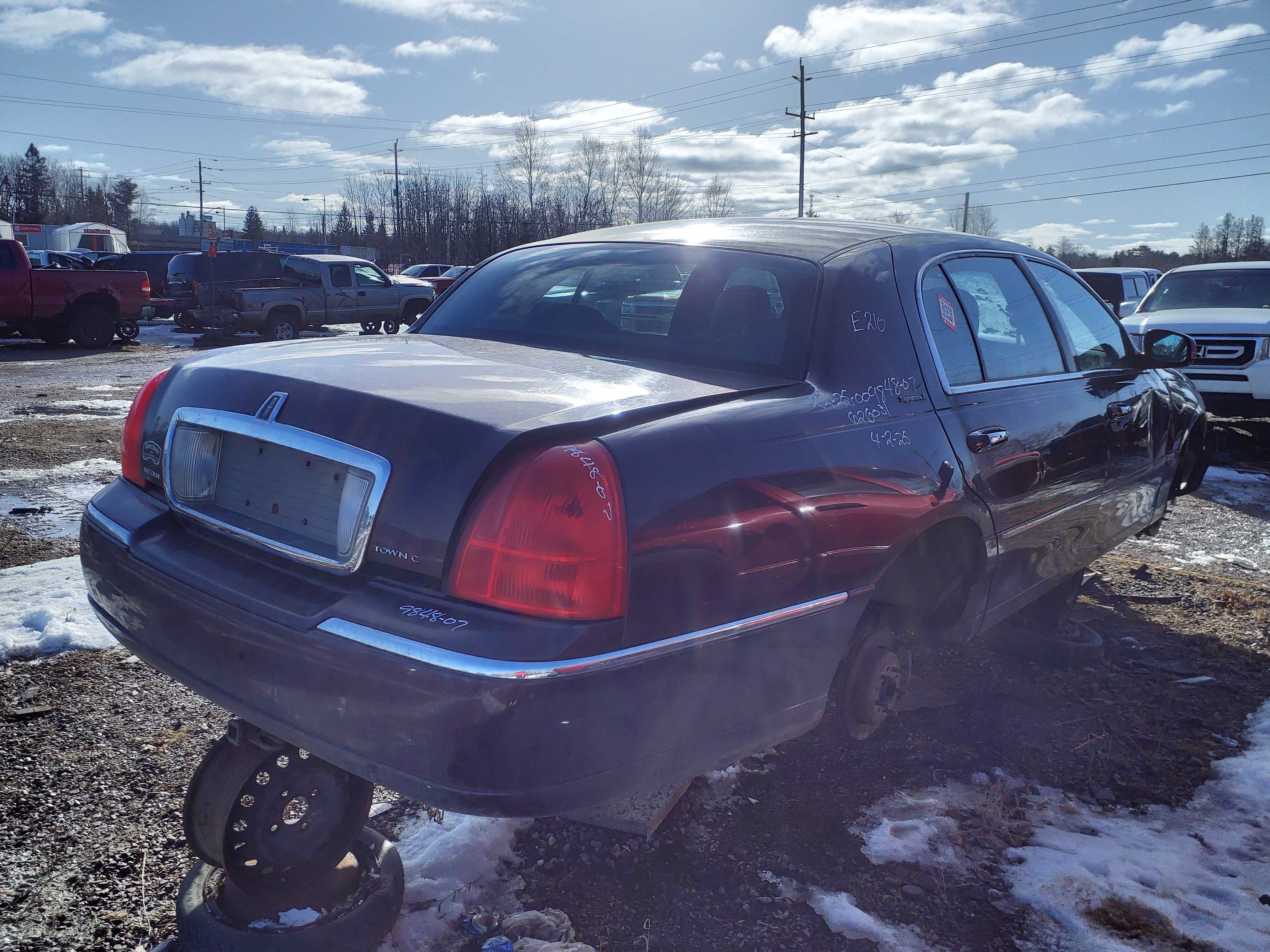 LINCOLN TOWN CAR 2007