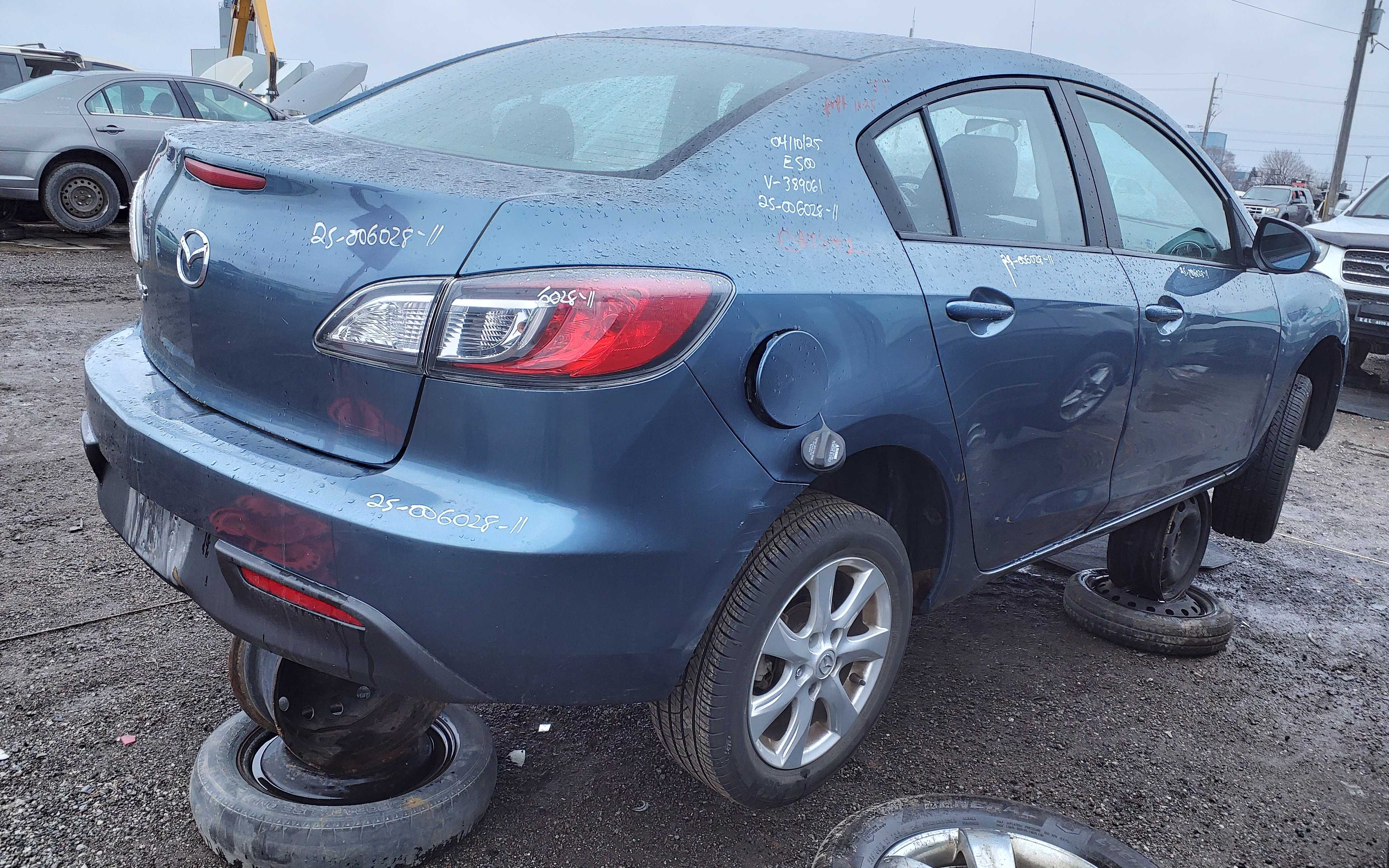 MAZDA MAZDA3 2011