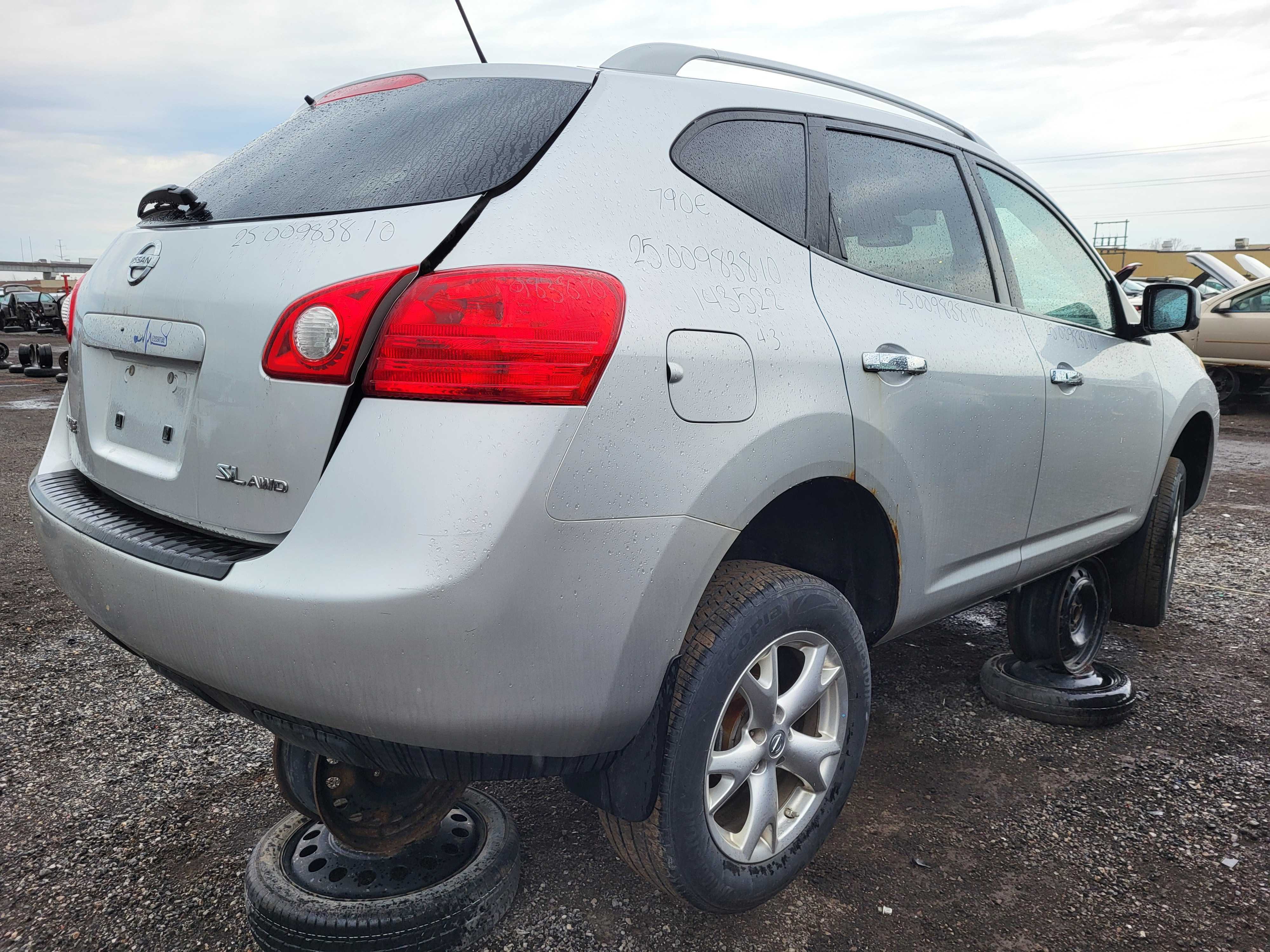 NISSAN ROGUE 2010