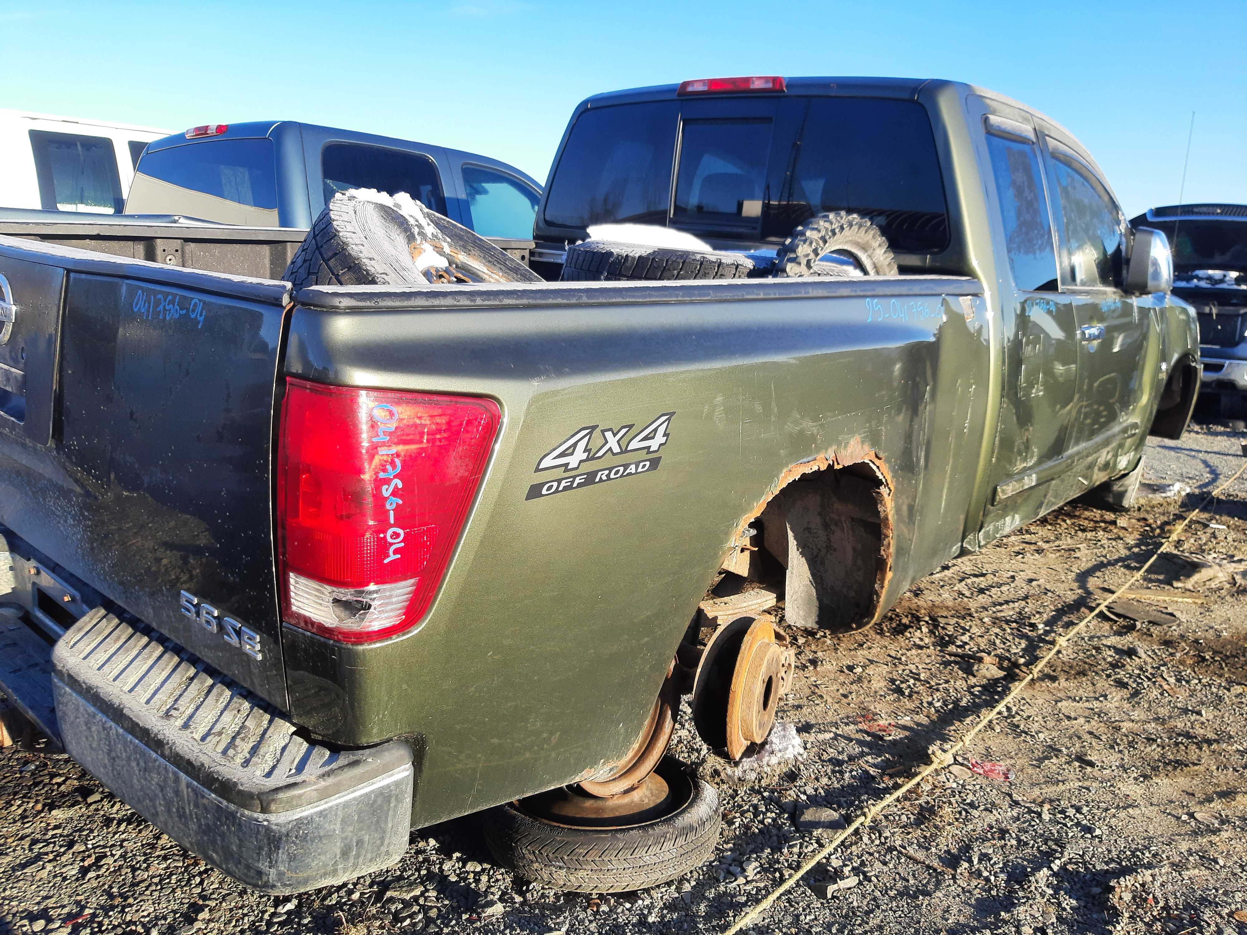 NISSAN TITAN 2004