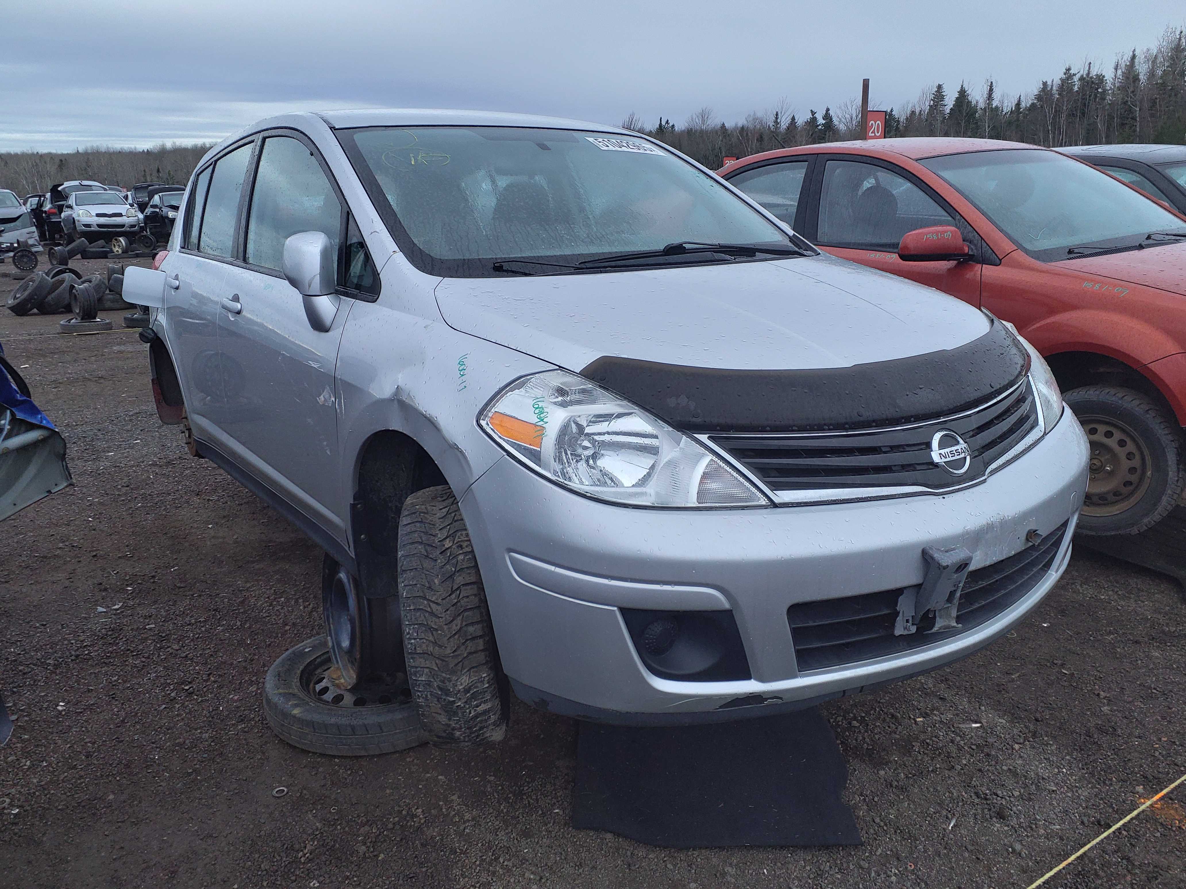 NISSAN VERSA 2011