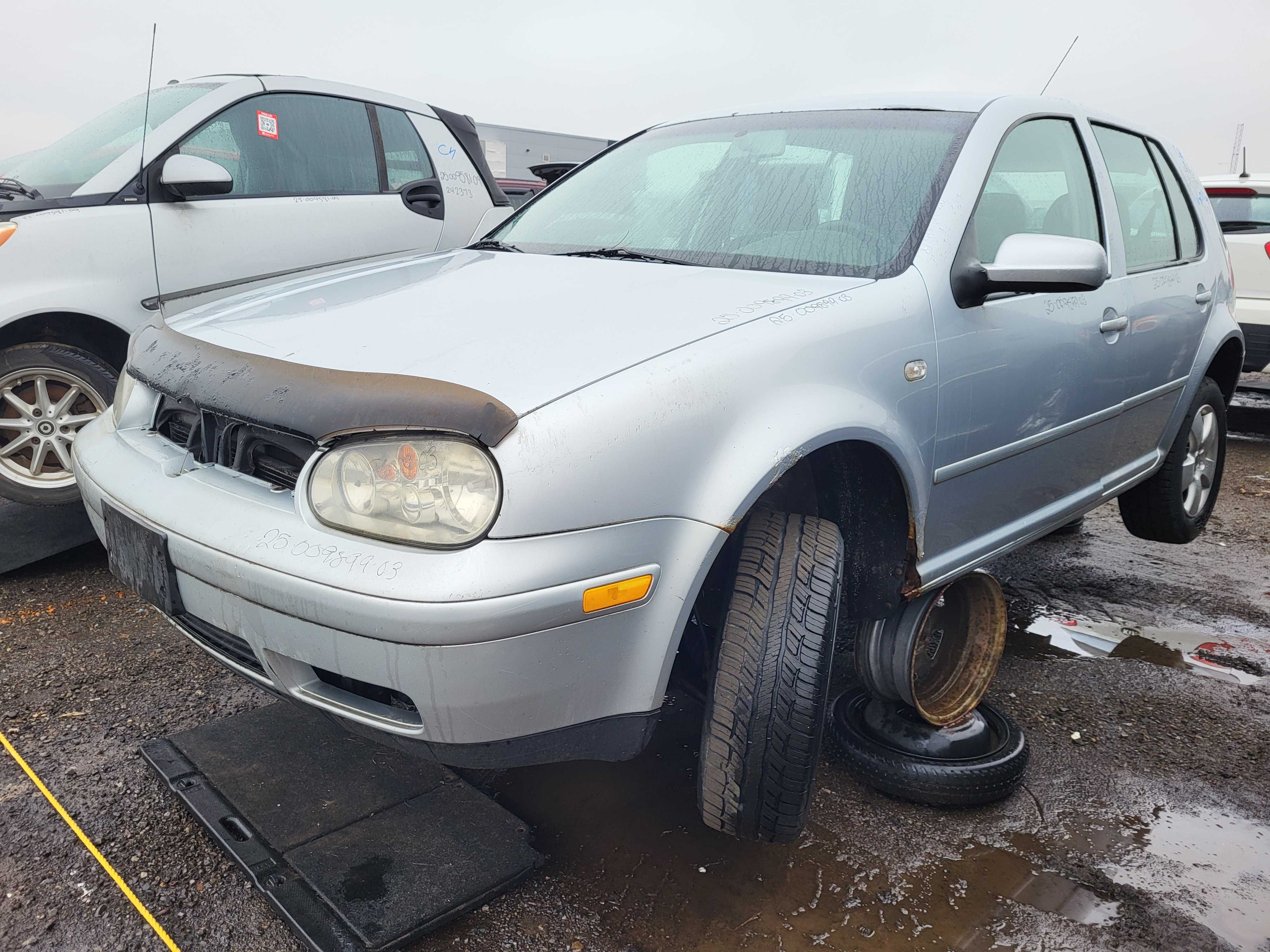 VOLKSWAGEN GOLF 2003