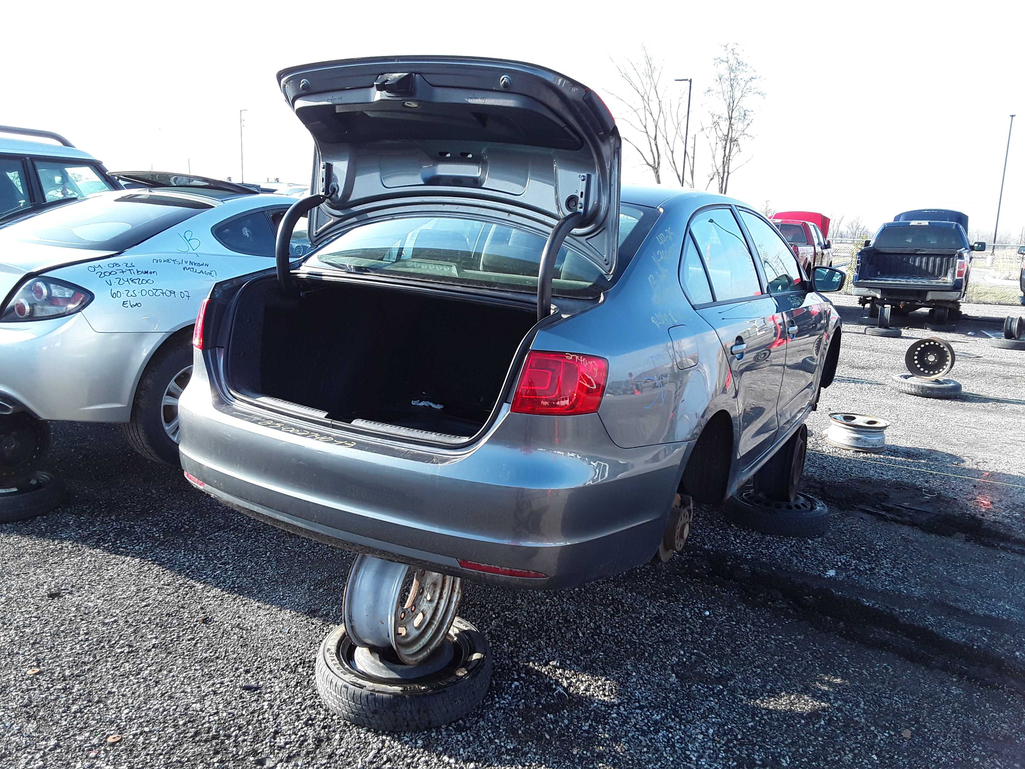 VOLKSWAGEN JETTA 2013