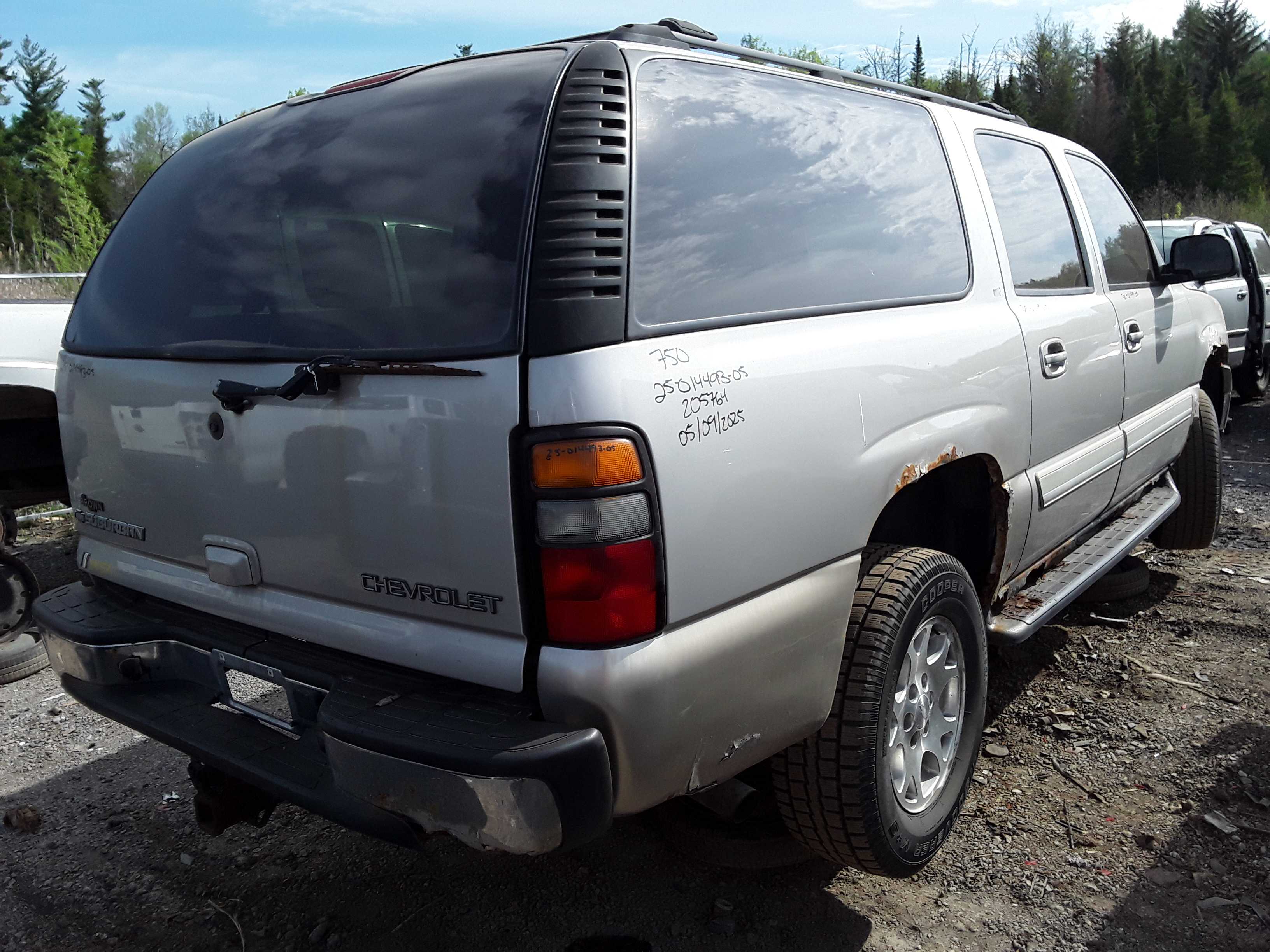 CHEVROLET SUBURBAN 2005