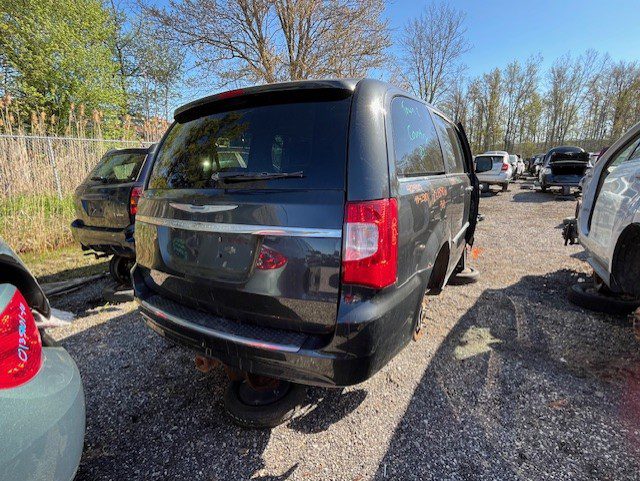 CHRYSLER TOWN &amp; COUNTRY 2012
