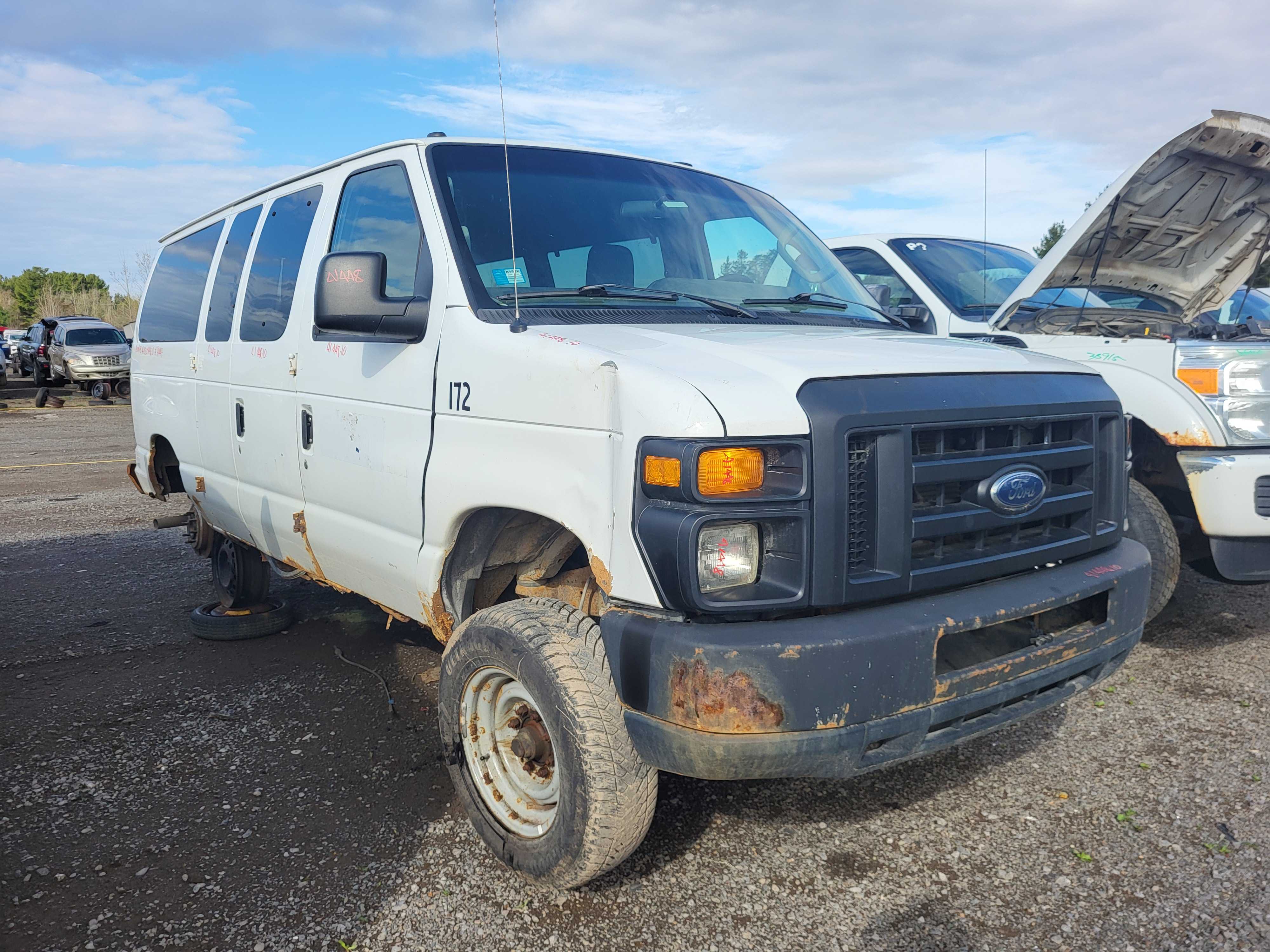 FORD ECONOLINE 2010