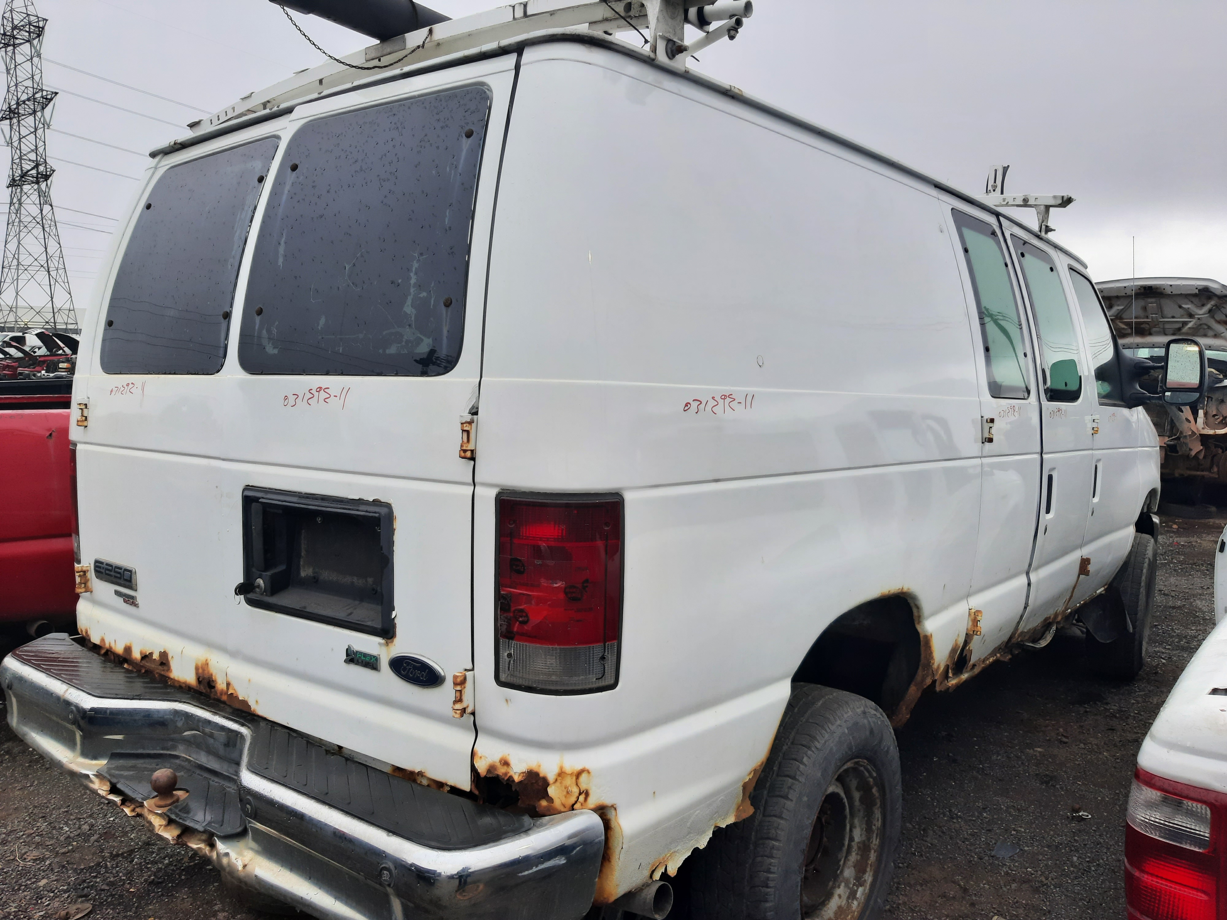 FORD ECONOLINE 2011