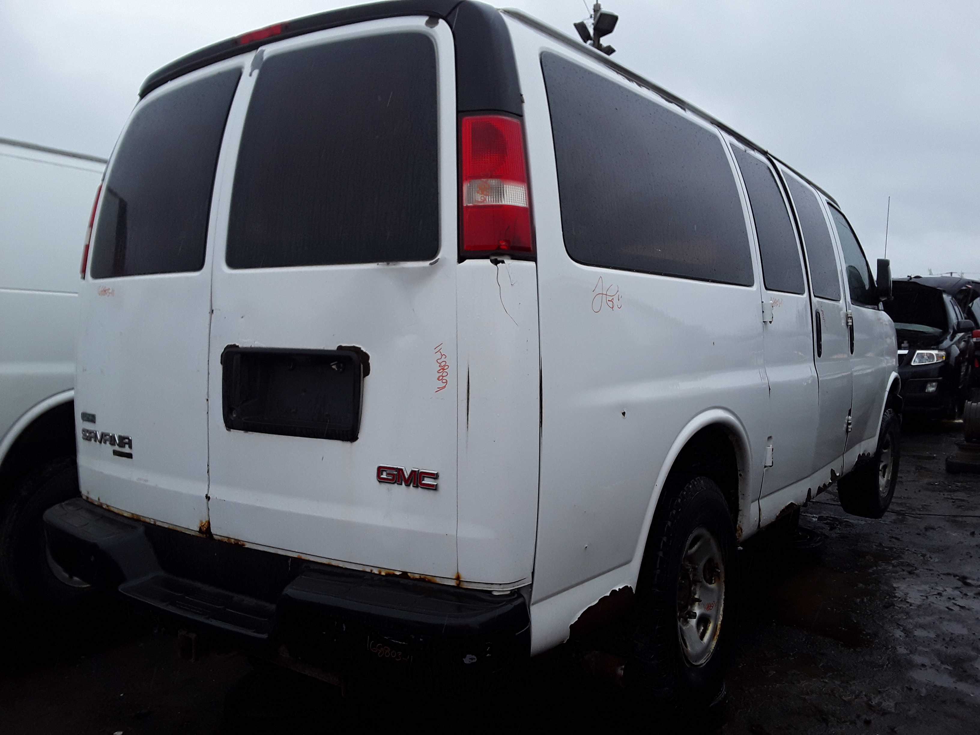 GMC SAVANA CARGO 2011