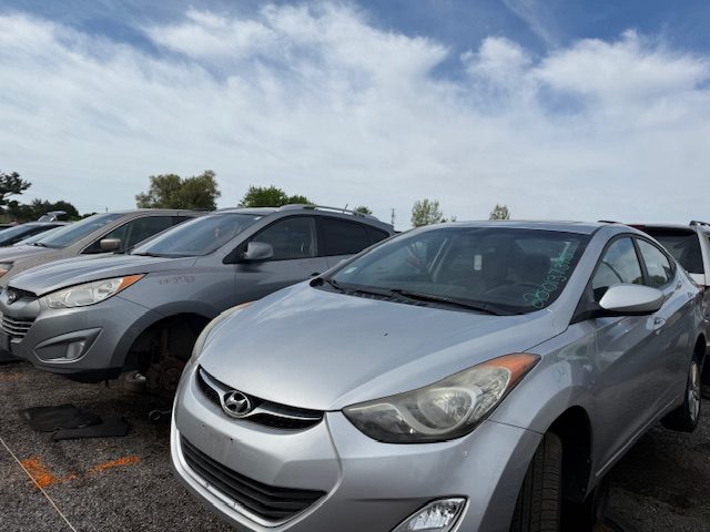 HYUNDAI ELANTRA 2012