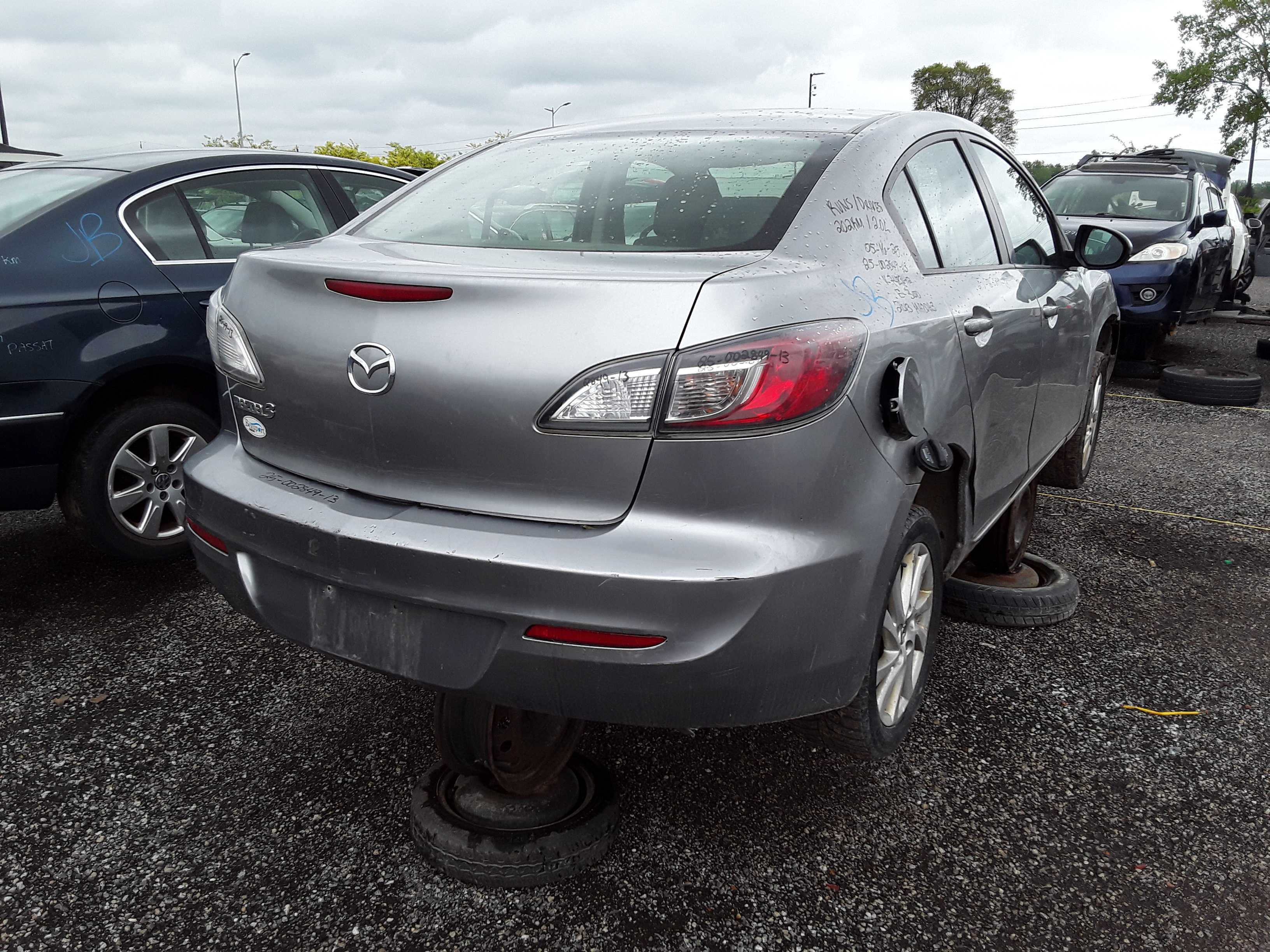 MAZDA MAZDA3 2013