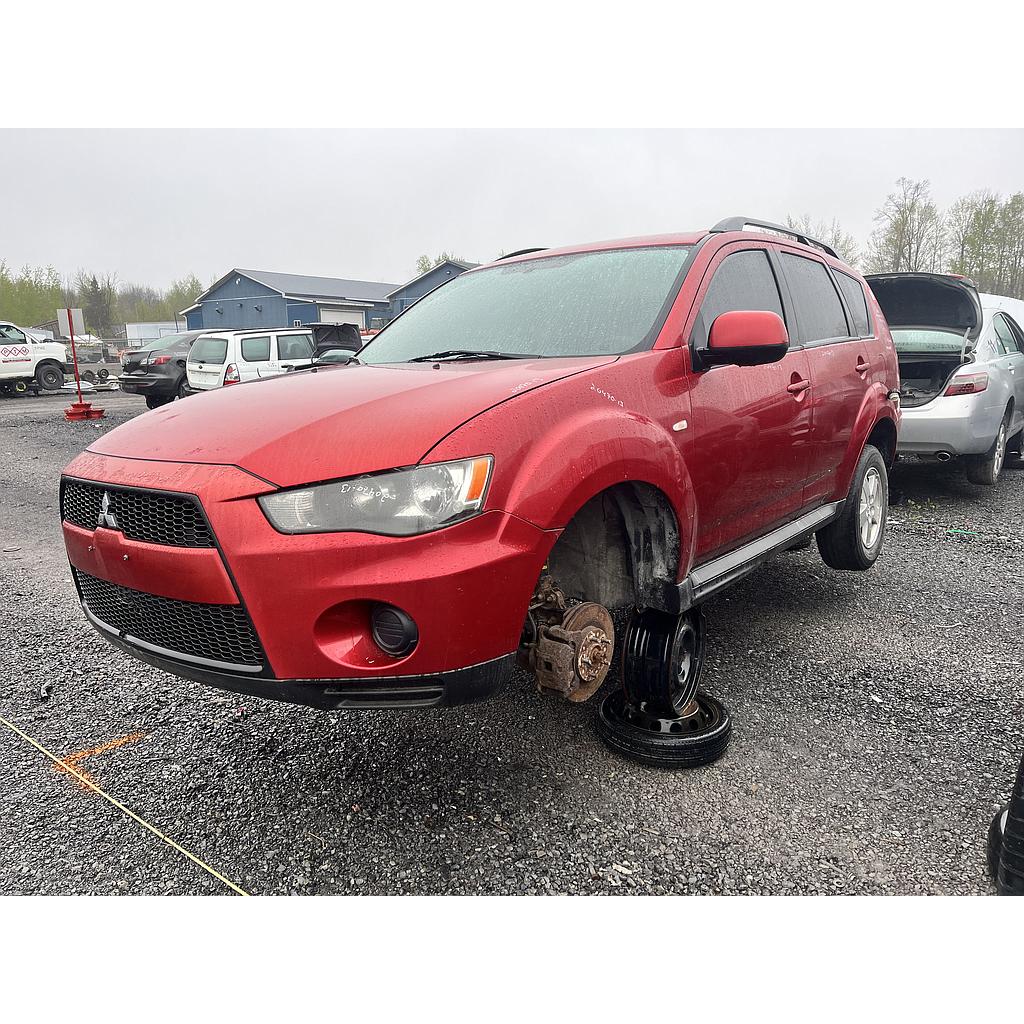 MITSUBISHI OUTLANDER 2013