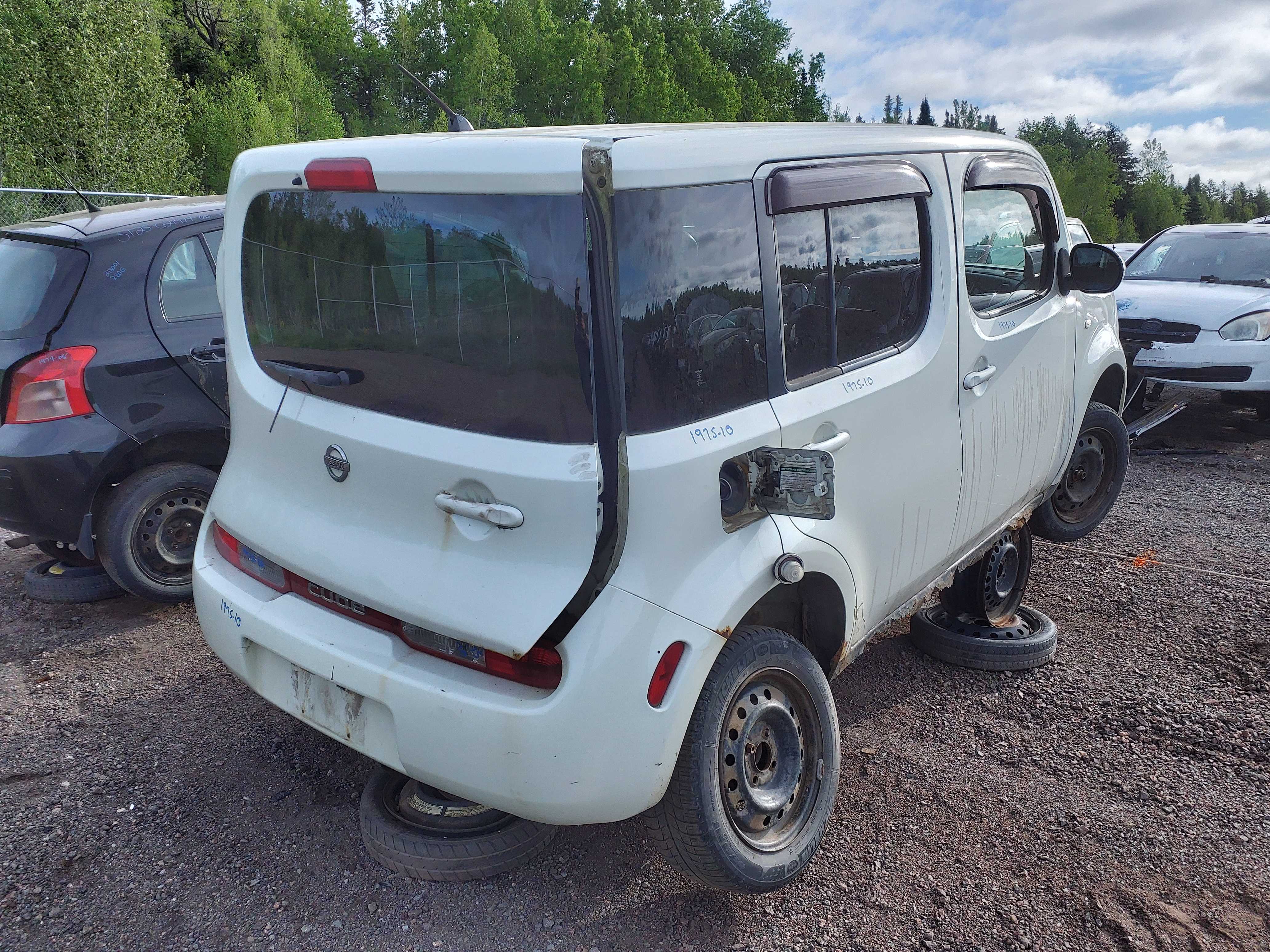 NISSAN CUBE 2010