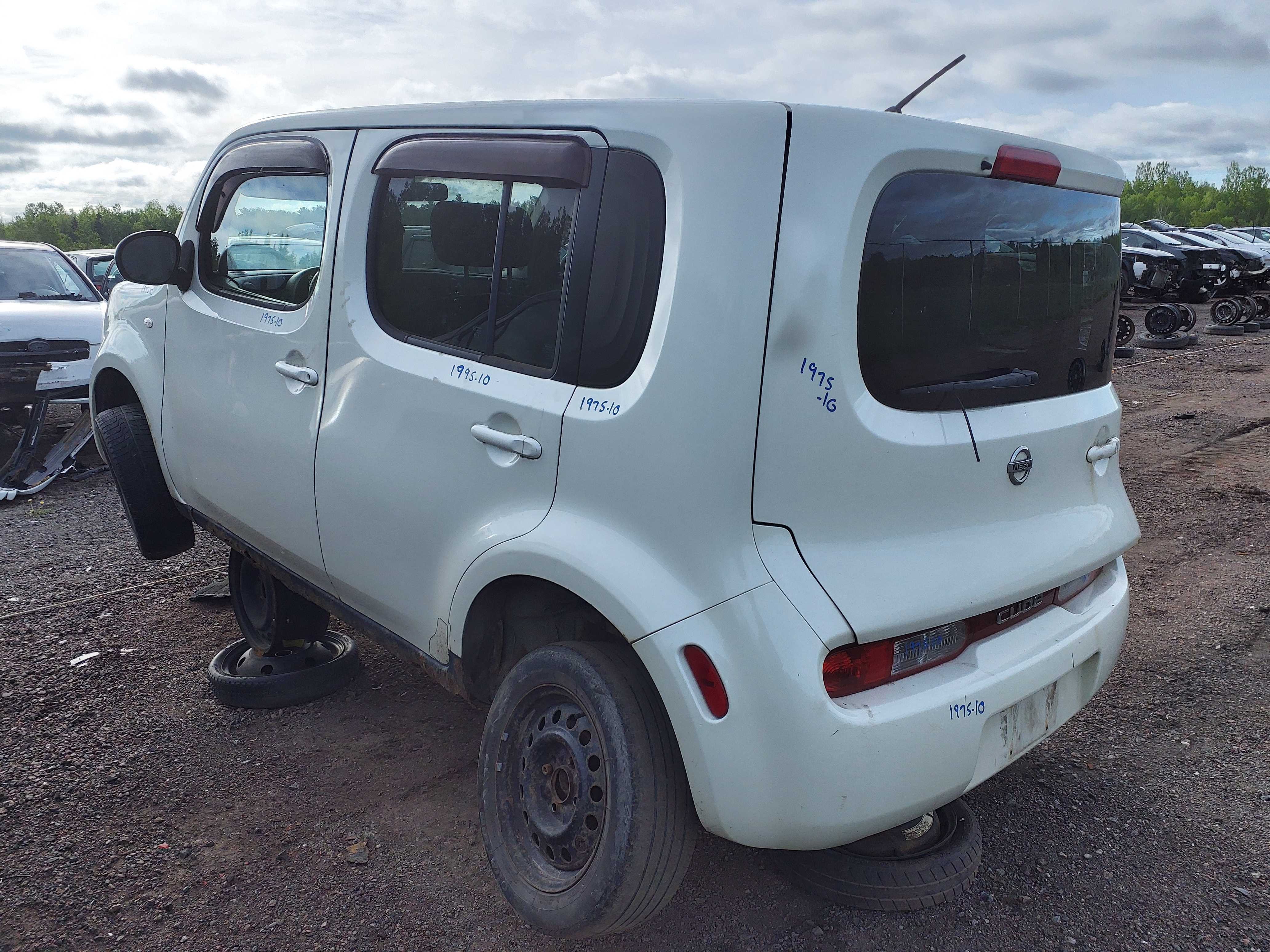 NISSAN CUBE 2010
