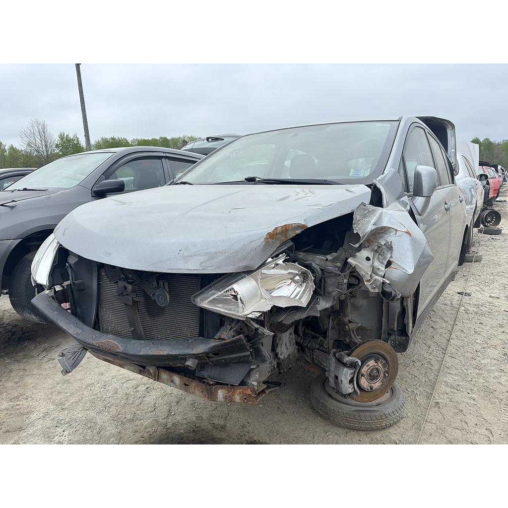 NISSAN VERSA 2011