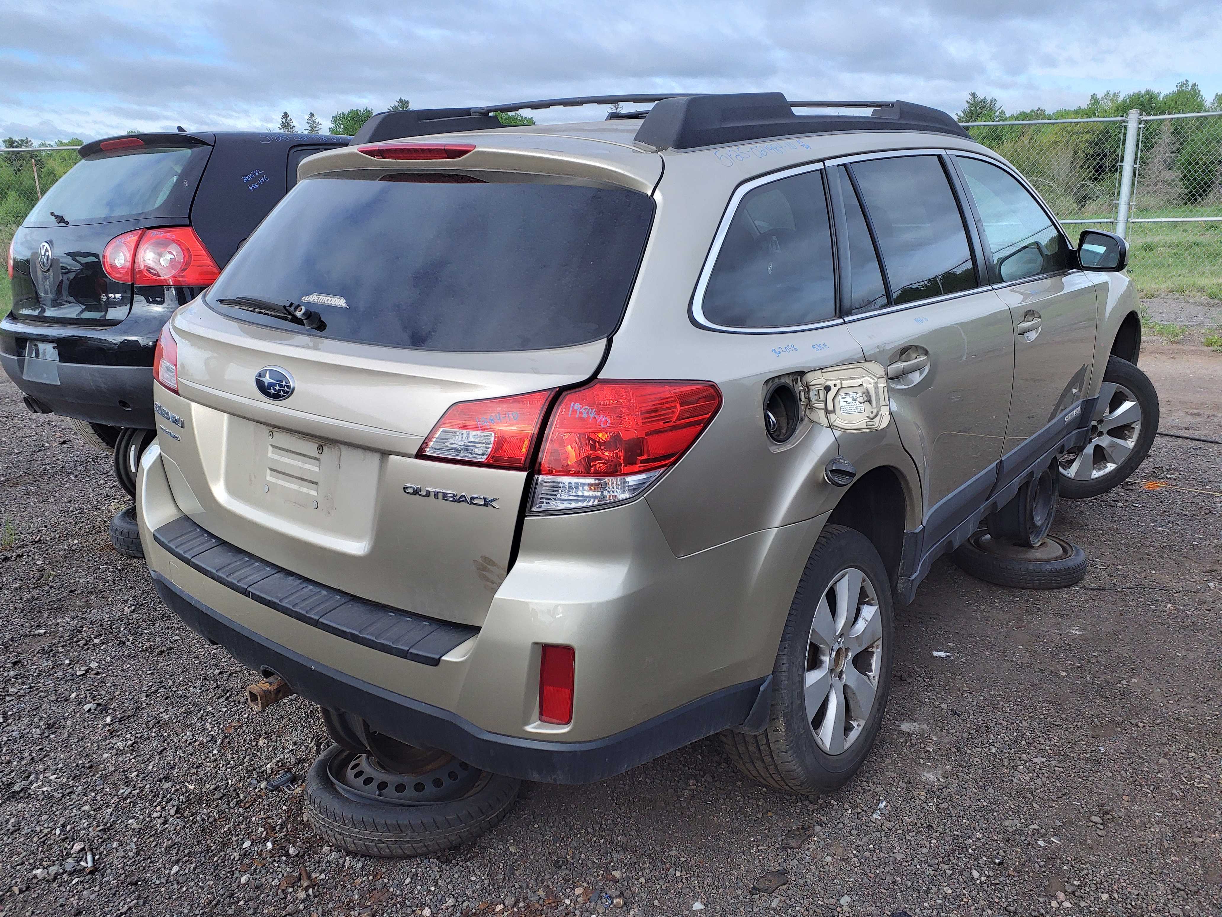 SUBARU OUTBACK 2010