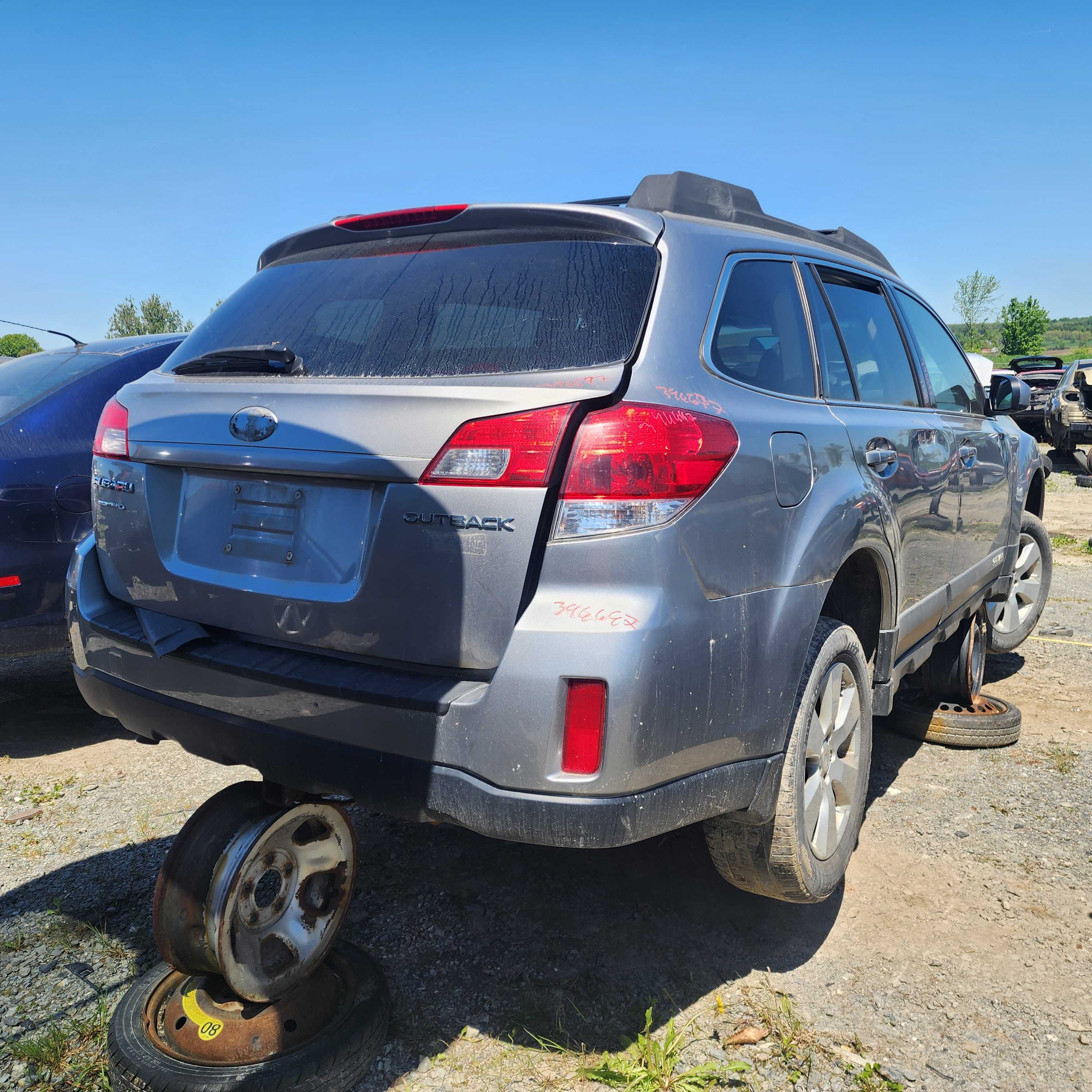 SUBARU OUTBACK 2011