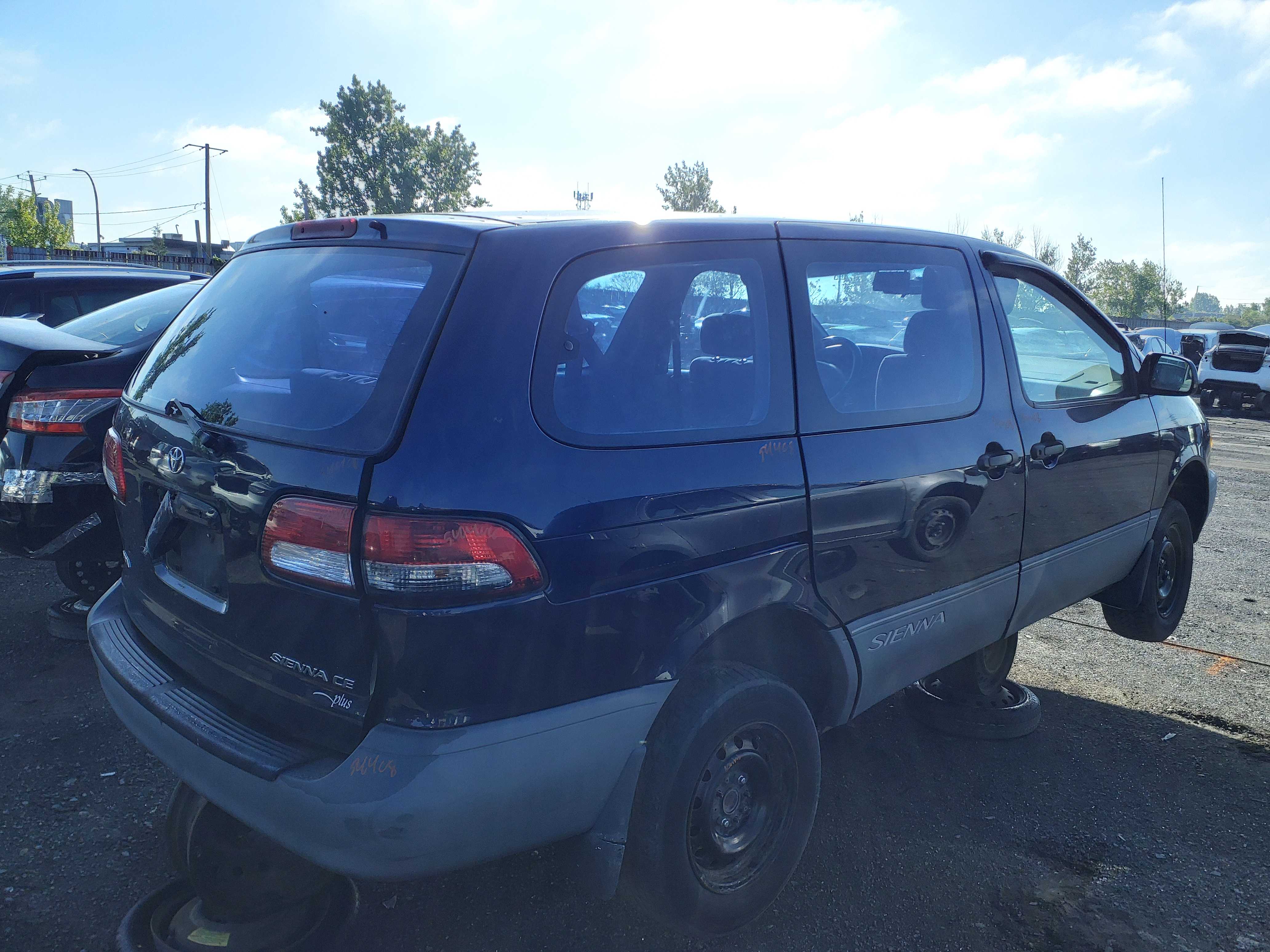TOYOTA SIENNA 2002