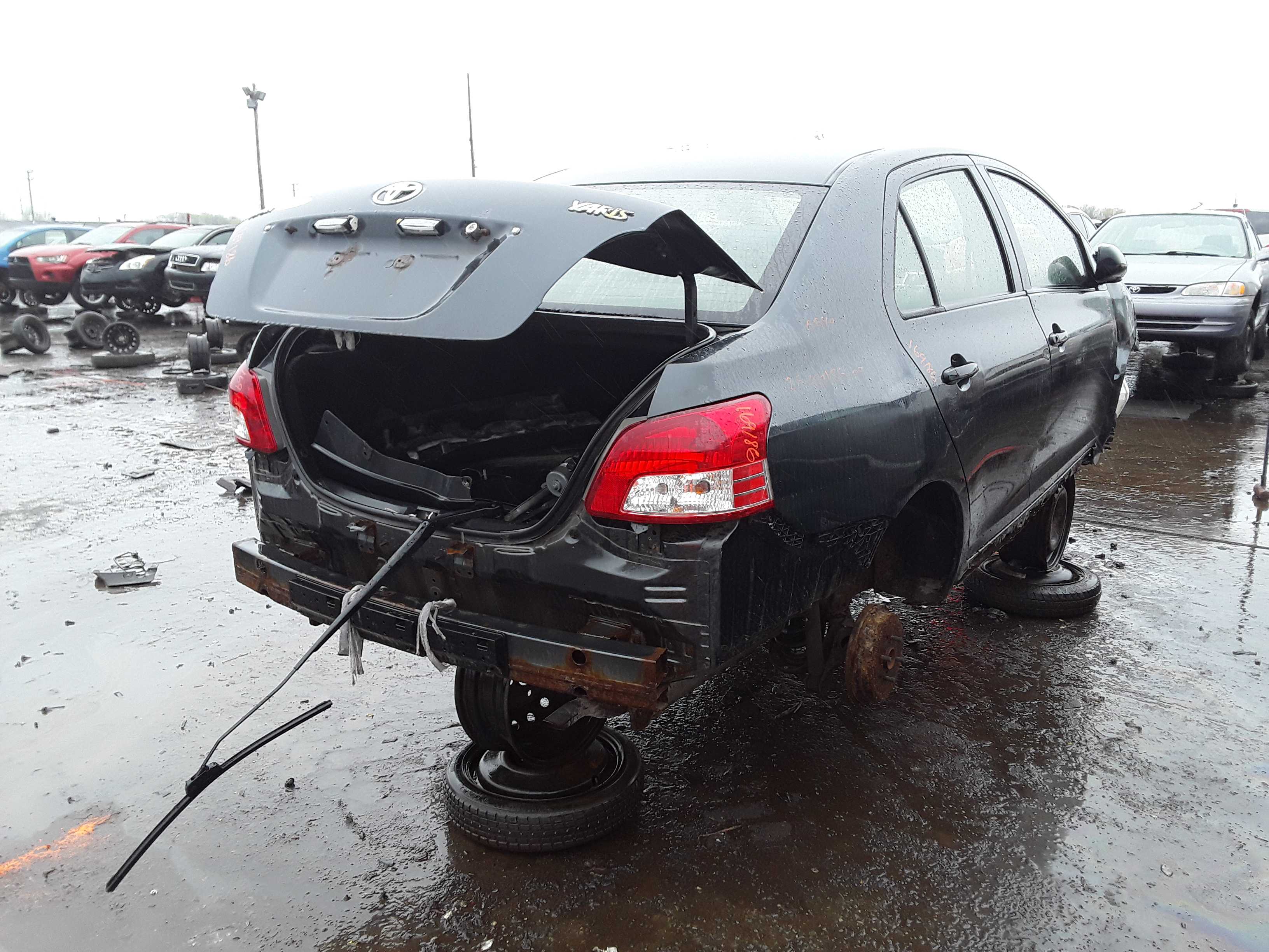 TOYOTA YARIS 2009
