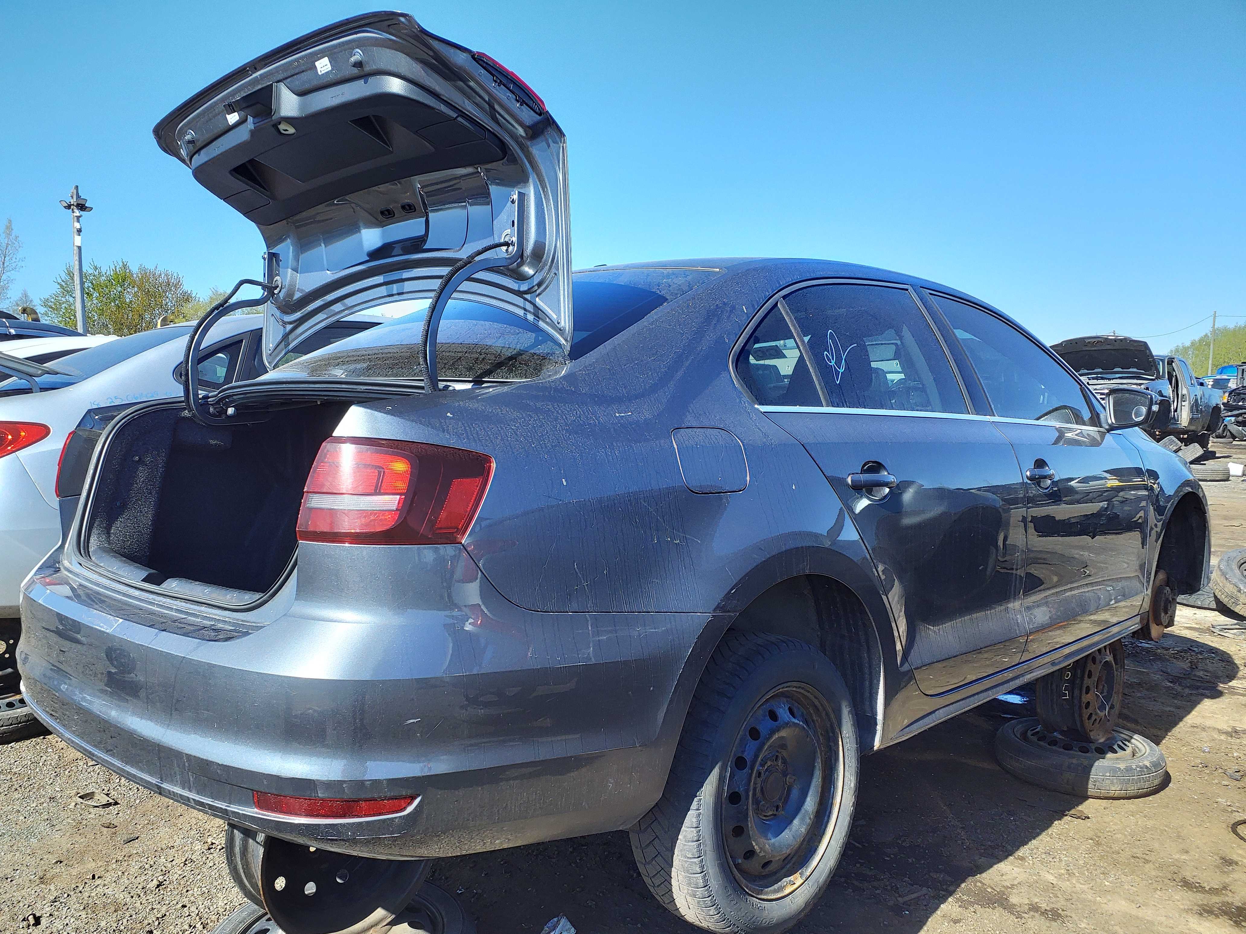 VOLKSWAGEN JETTA 2016