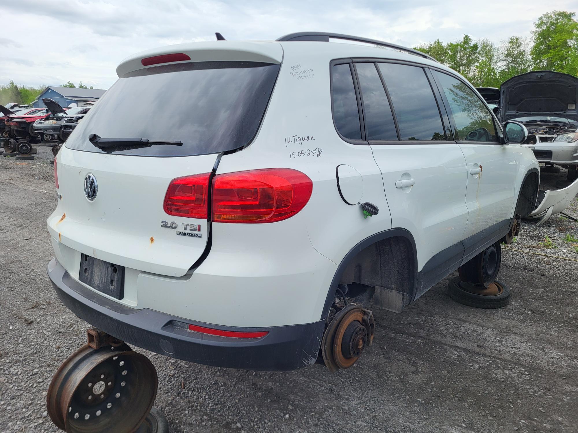VOLKSWAGEN TIGUAN 2014