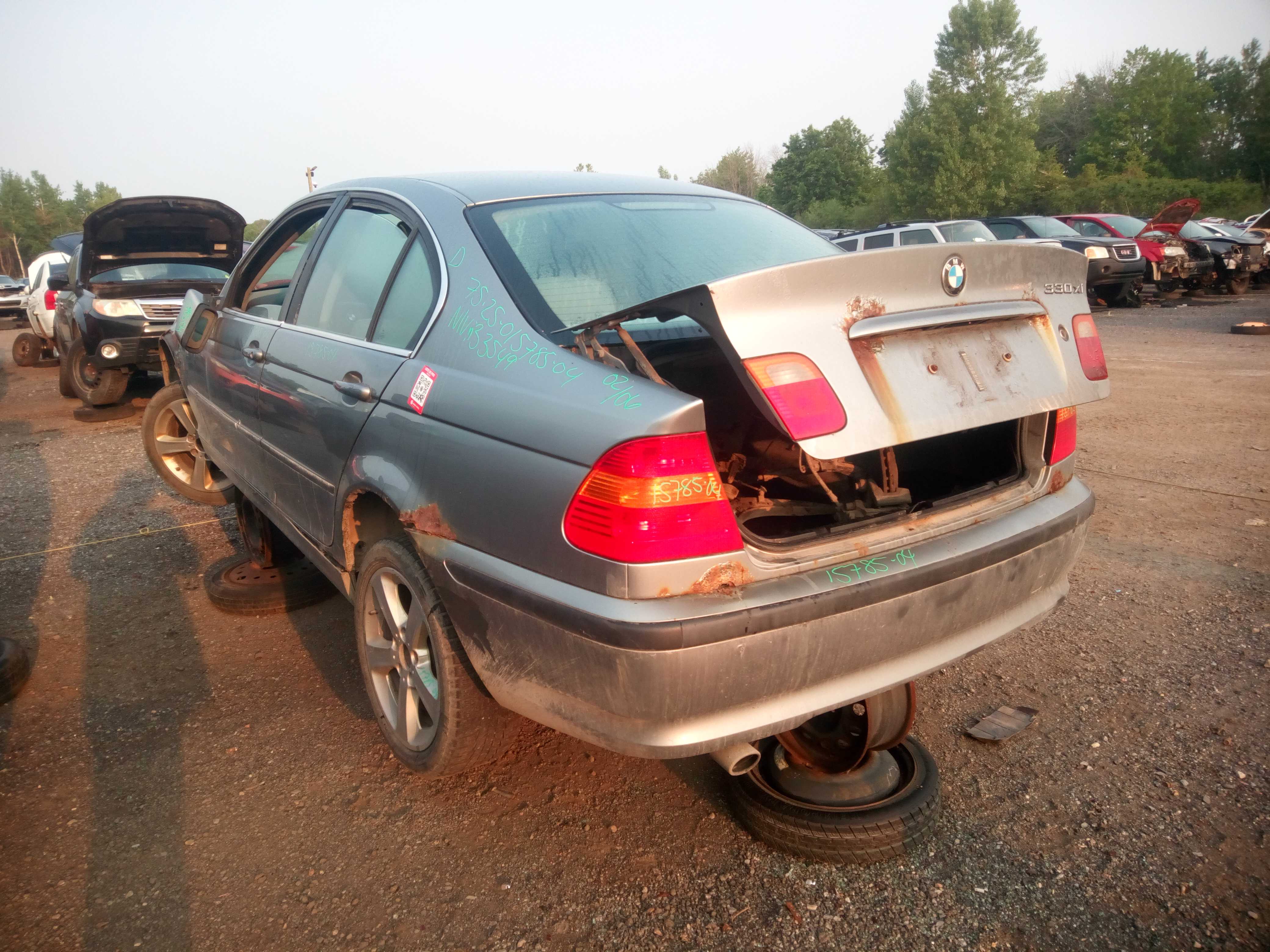 BMW 330 2004