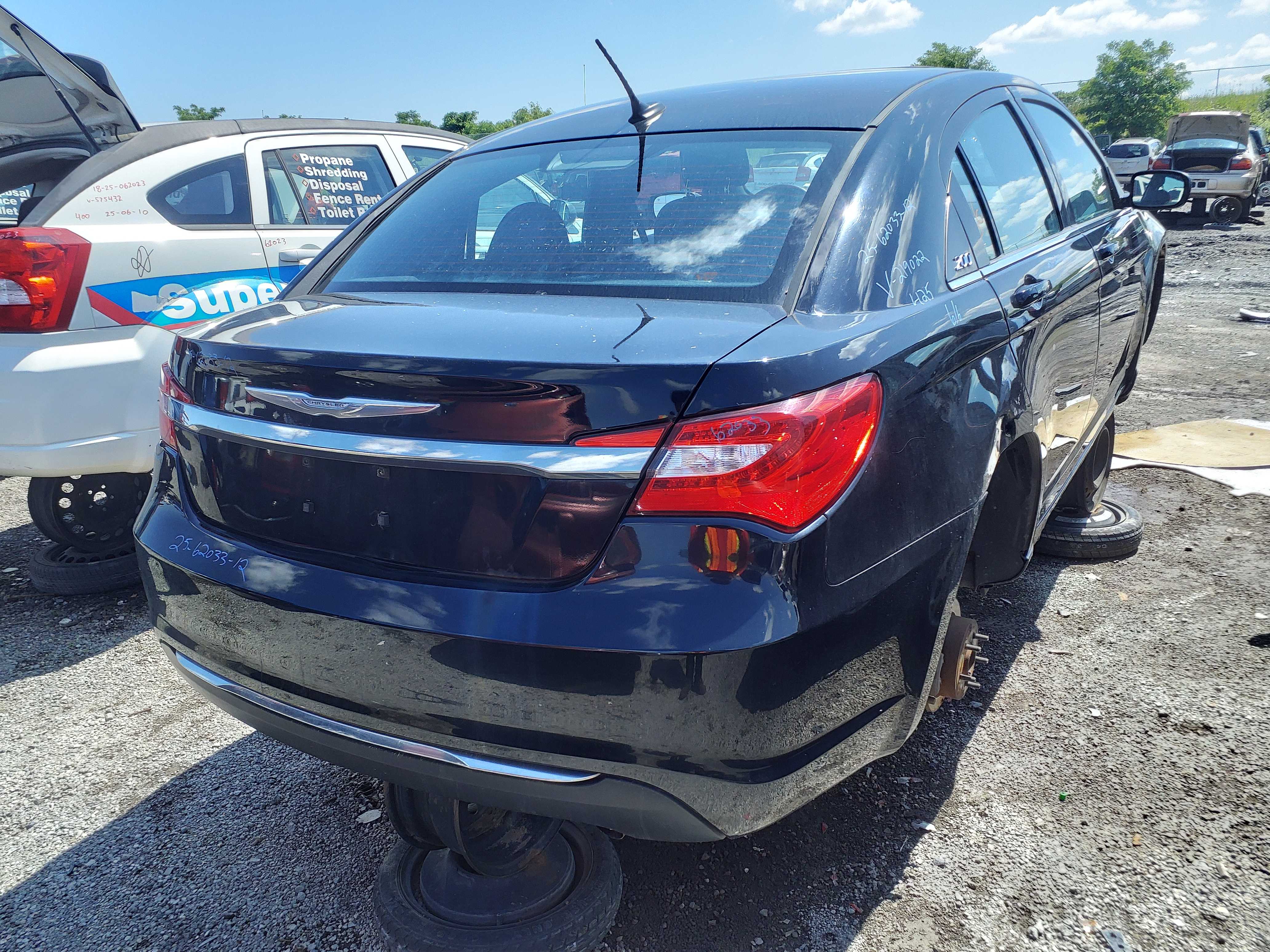 CHRYSLER 200 2012