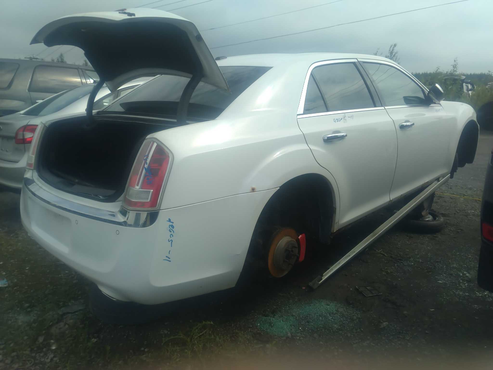 CHRYSLER 300 2011
