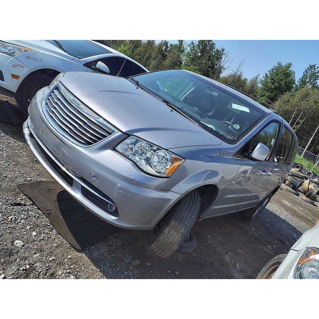 CHRYSLER TOWN &amp; COUNTRY 2013